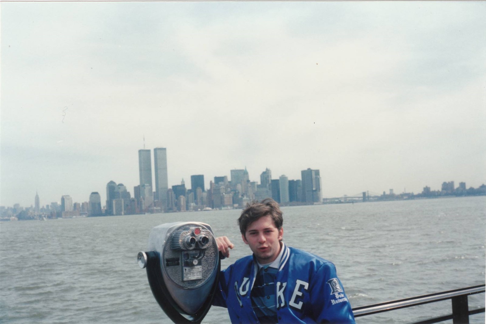 Le Twin towers viste da Ellis Island