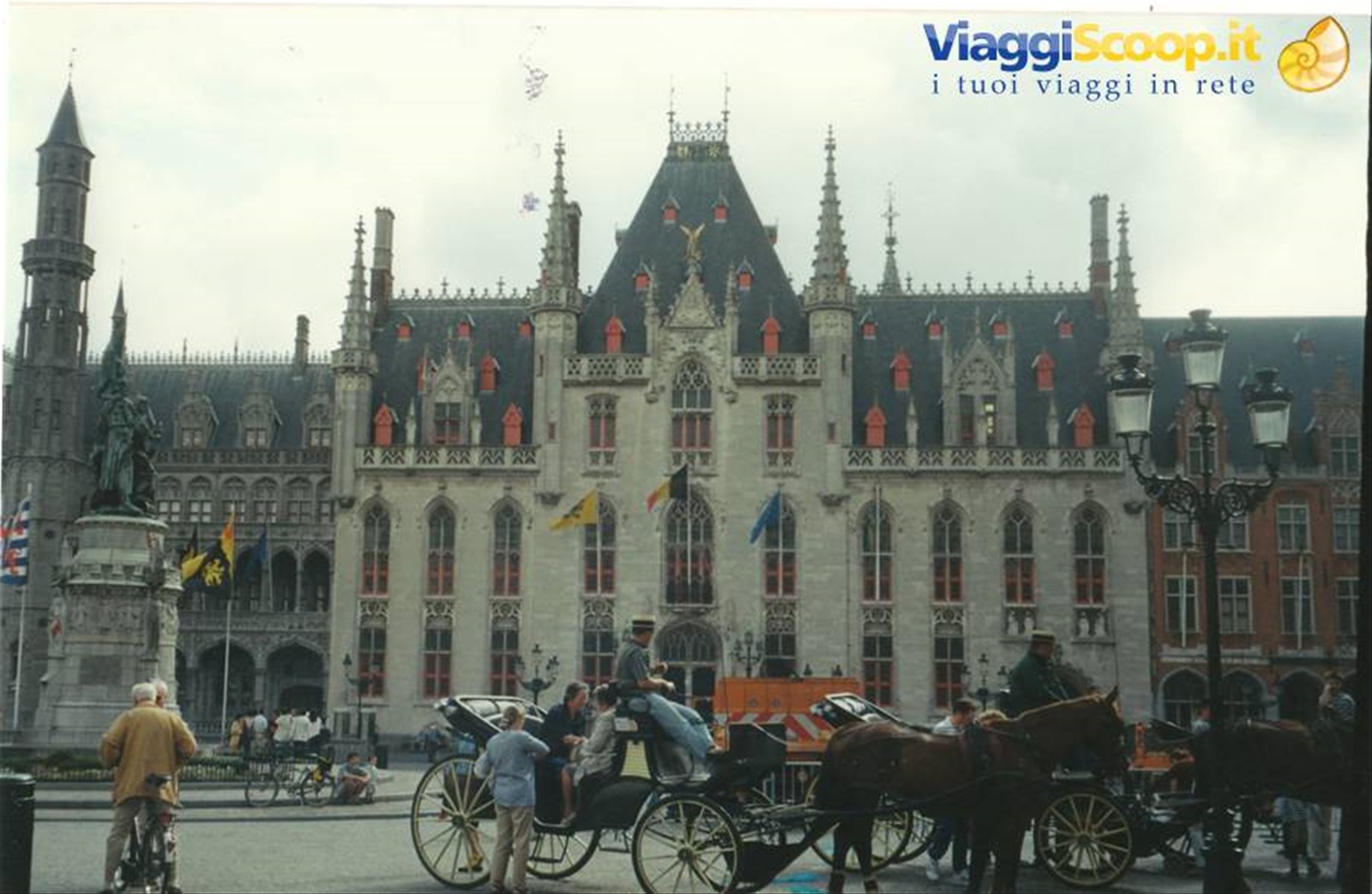 Bruges, il municipio
