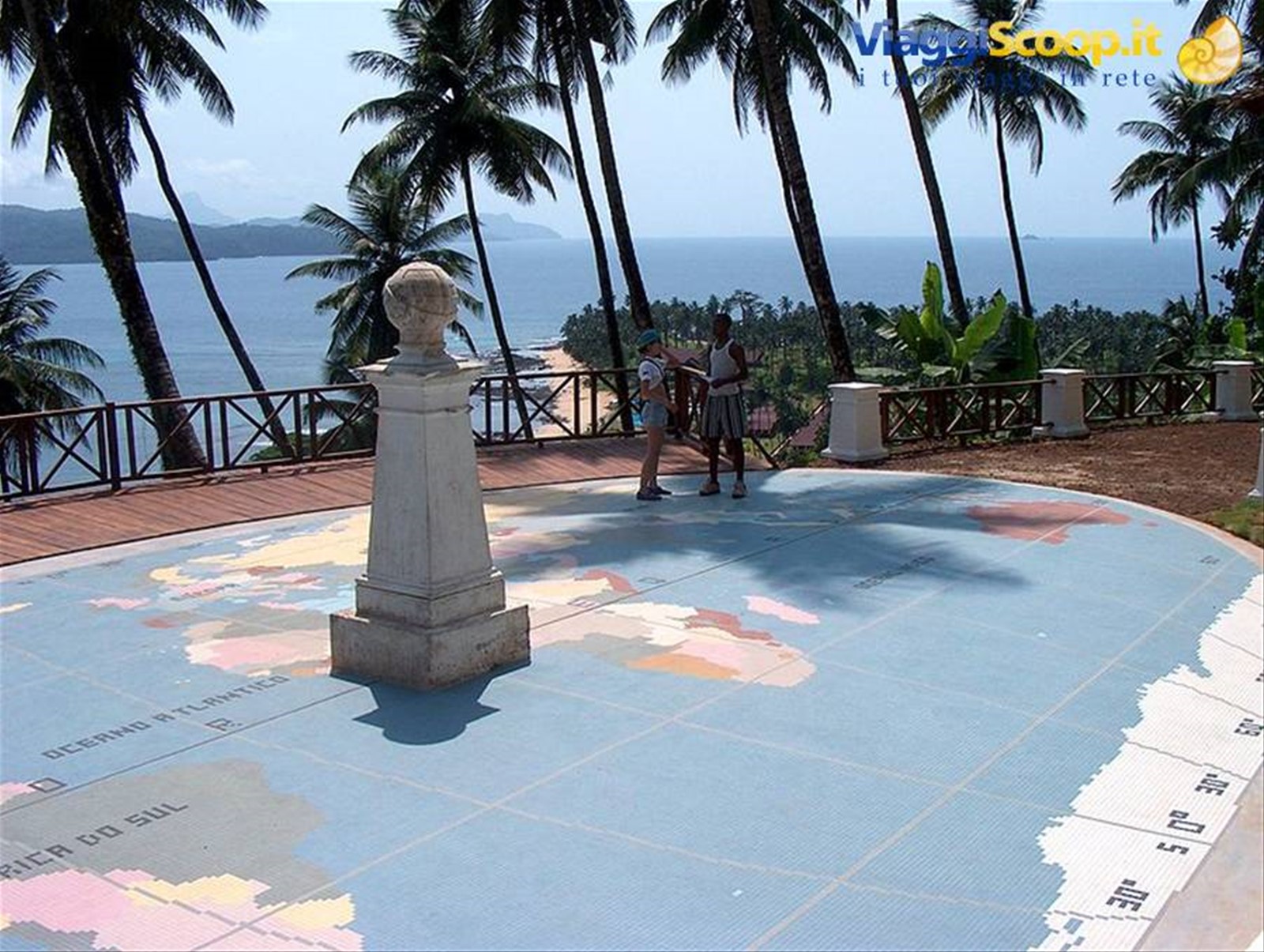 Sao Tomè, monumento linea Equatore