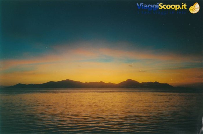 incantevole tramonto ad anse Reunion