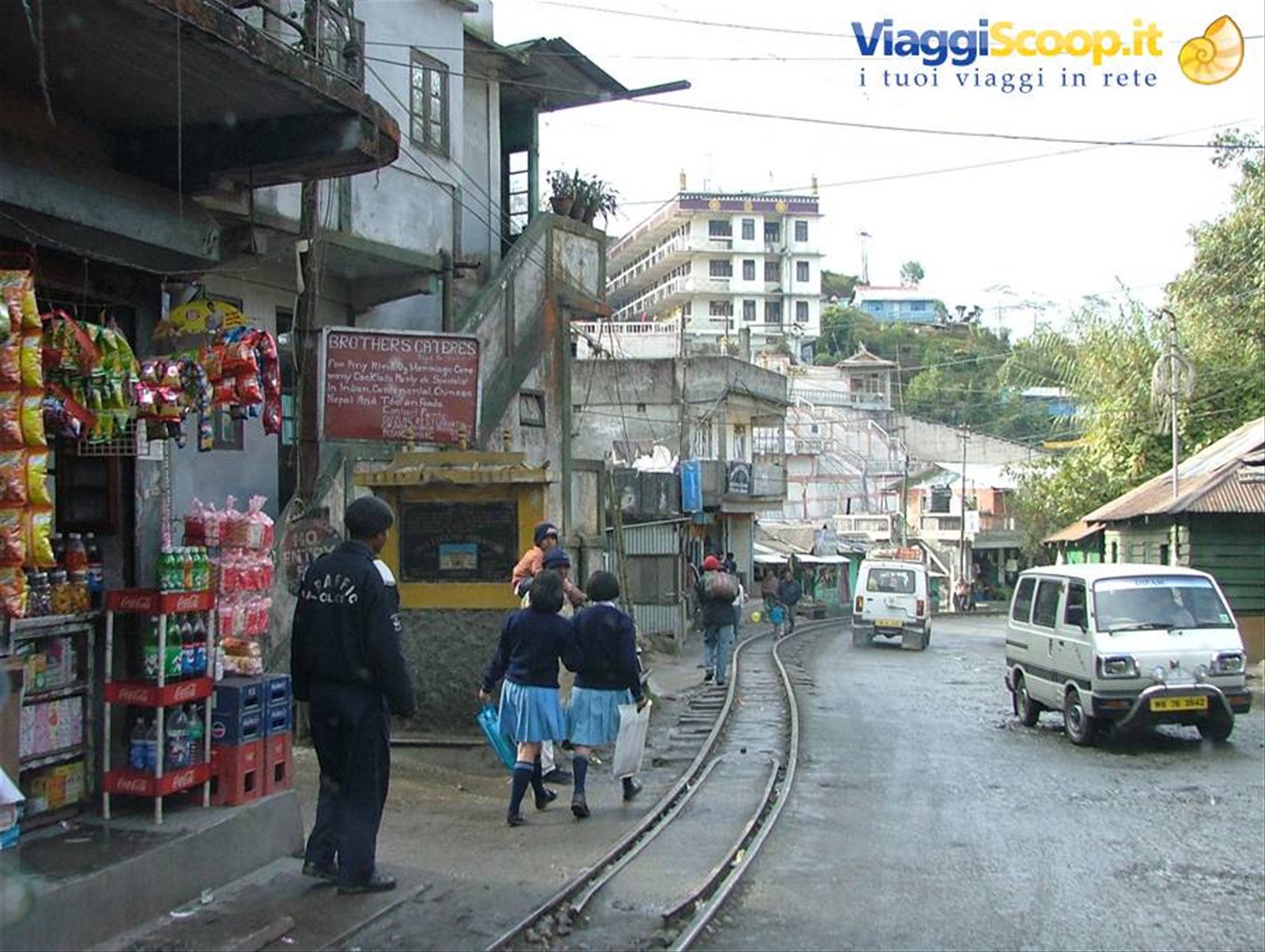 da qui si arrampica il treno della ferrovia himalayana