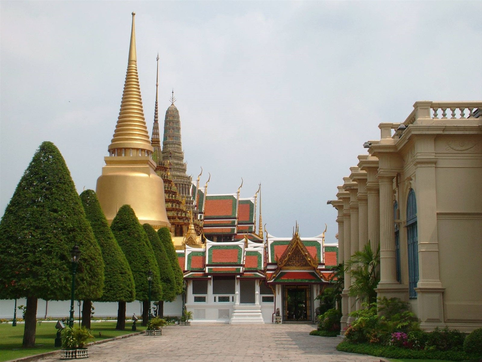 vista del Phra Si Rattana Chedi