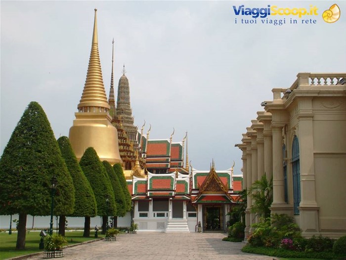 vista del Phra Si Rattana Chedi