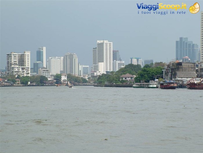 il quartiere di Farang dal fiume
