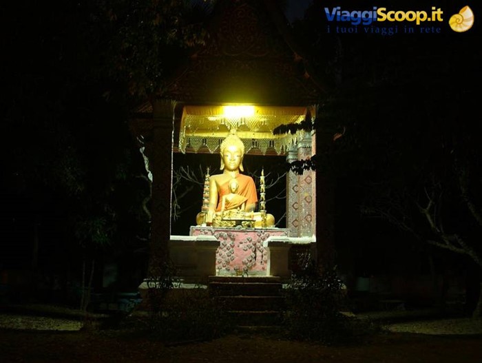 stupa con Budda