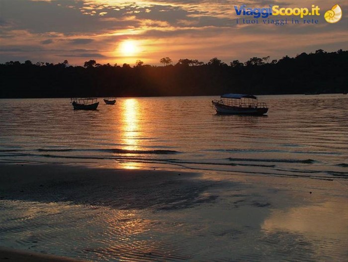 tramonto sul mare cambogiano