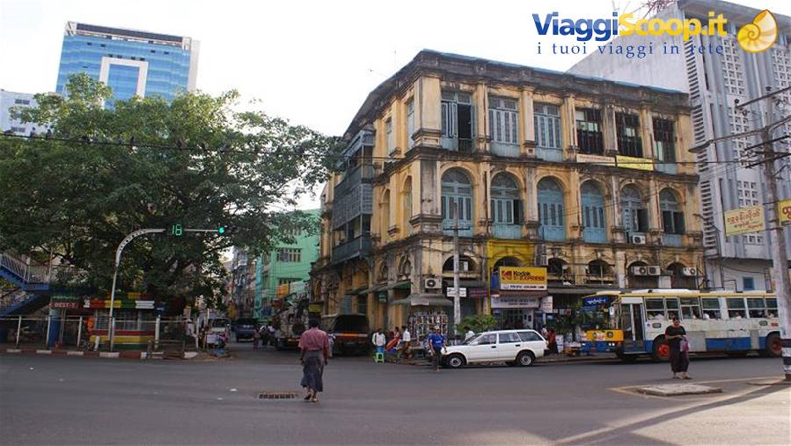 per le vie di Yangoon