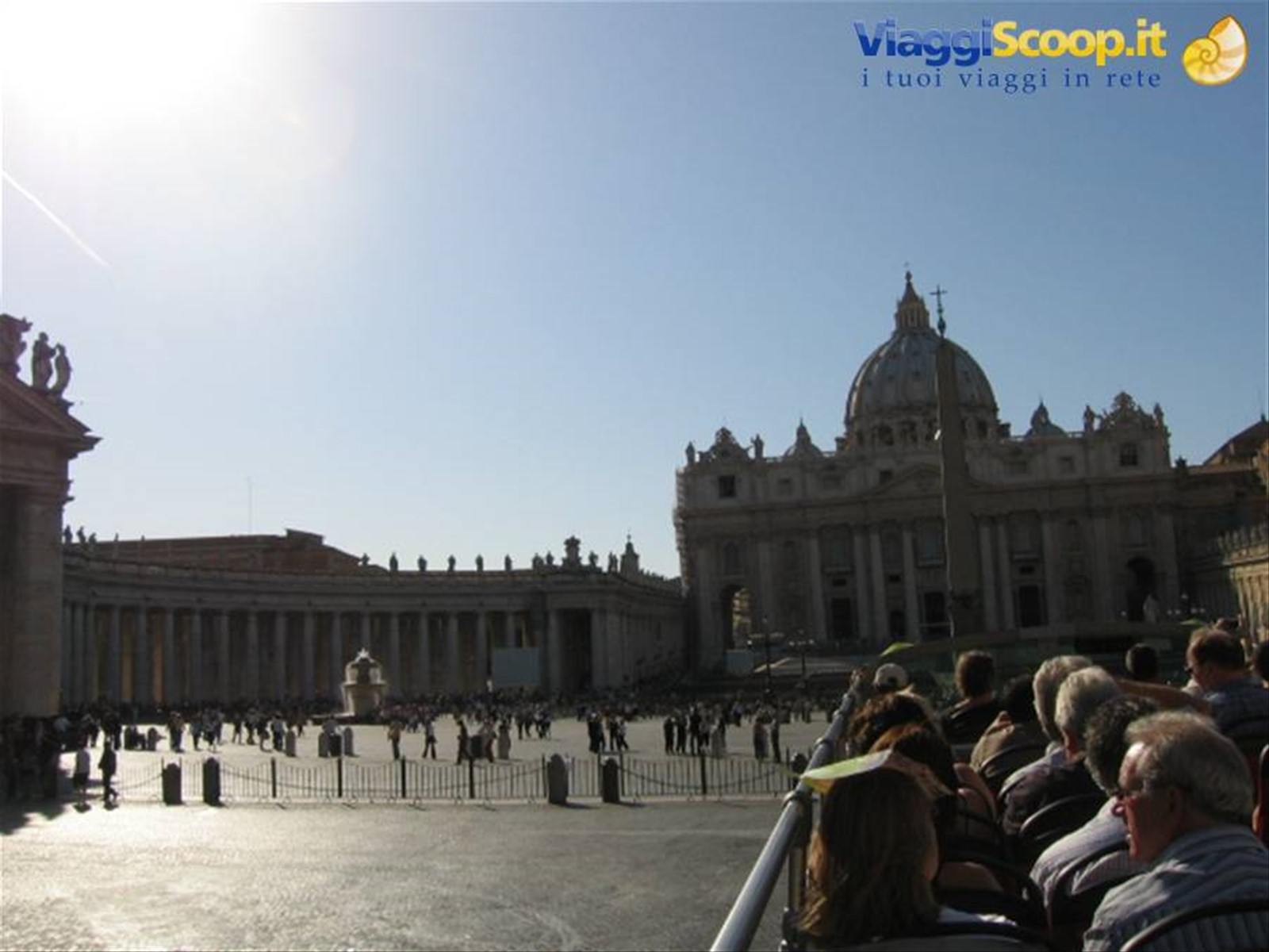 San Pietro, il Cupolone e la piazza abbracciata dal colonnato