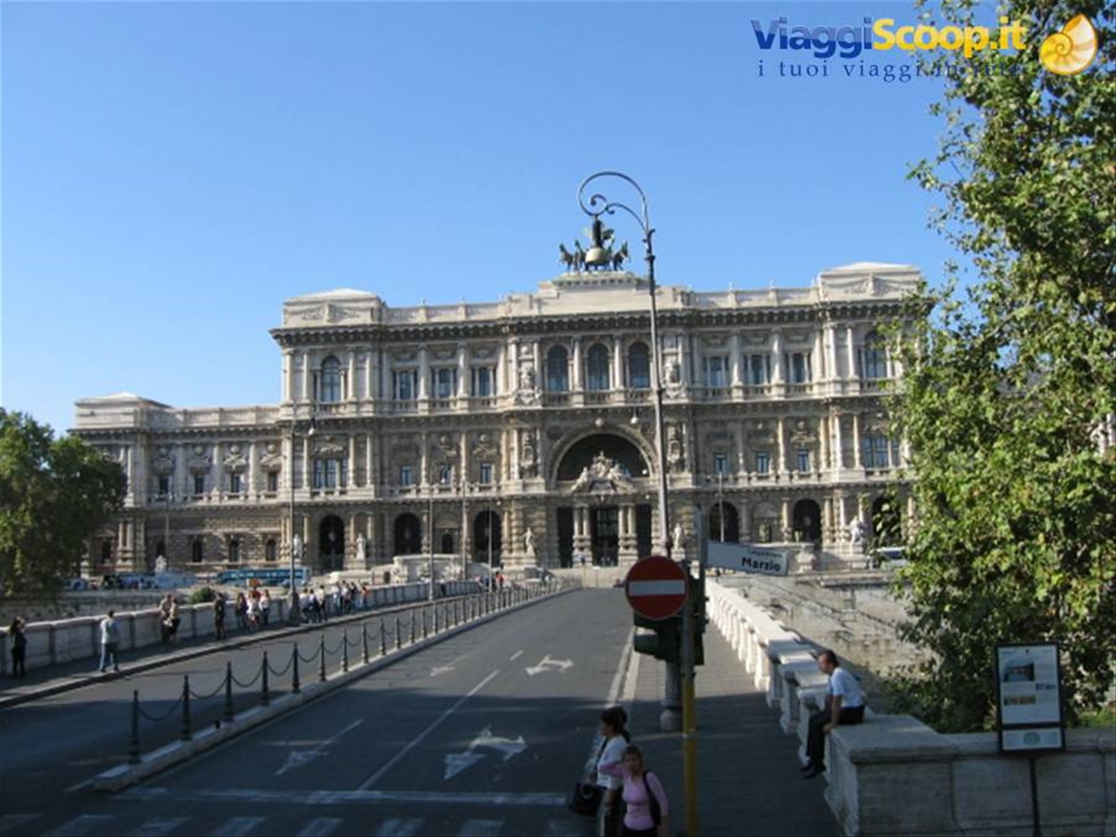 Tribunale dal Ponte Umberto I