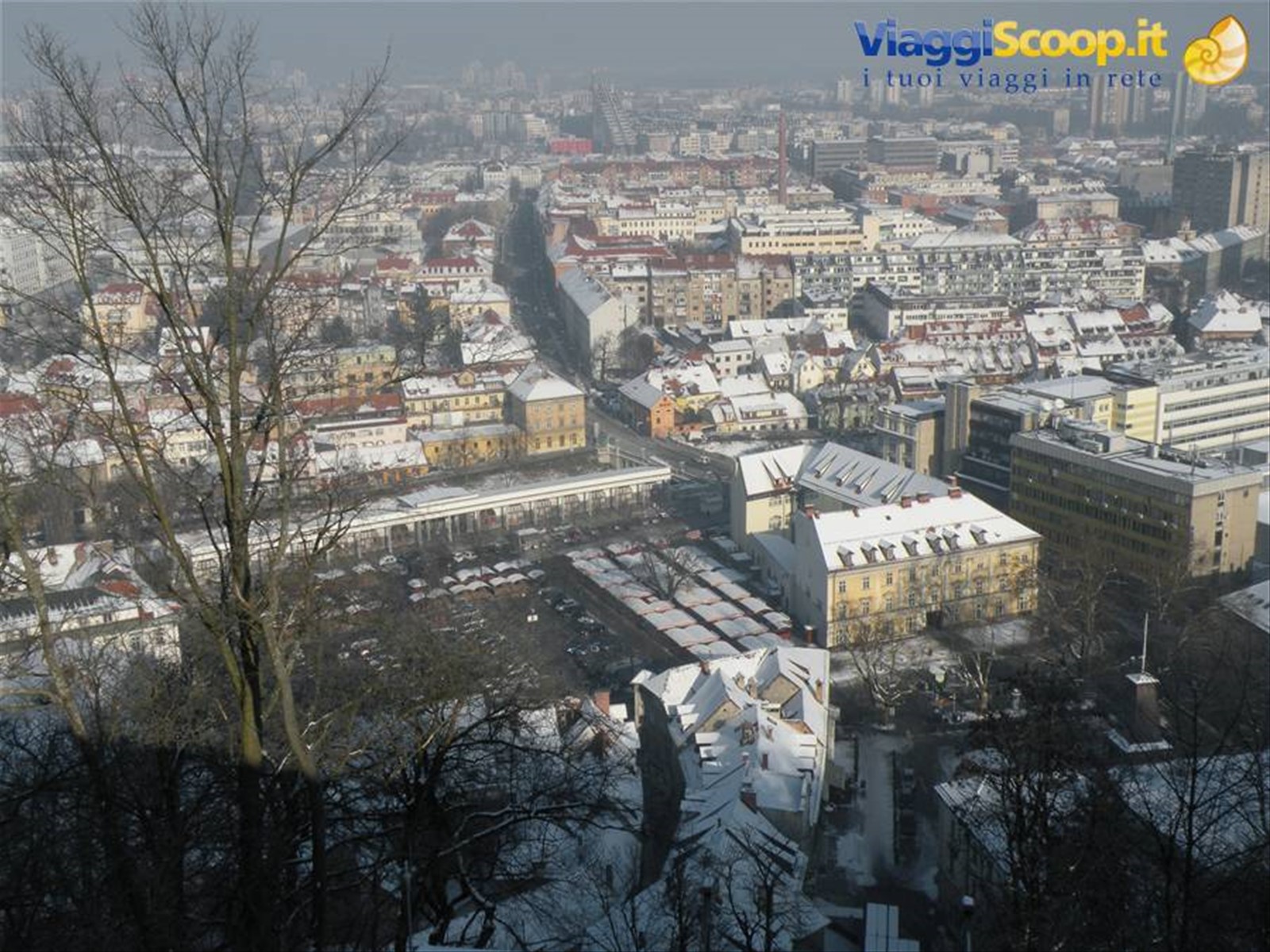 panorama dalla funivia che sale al castello