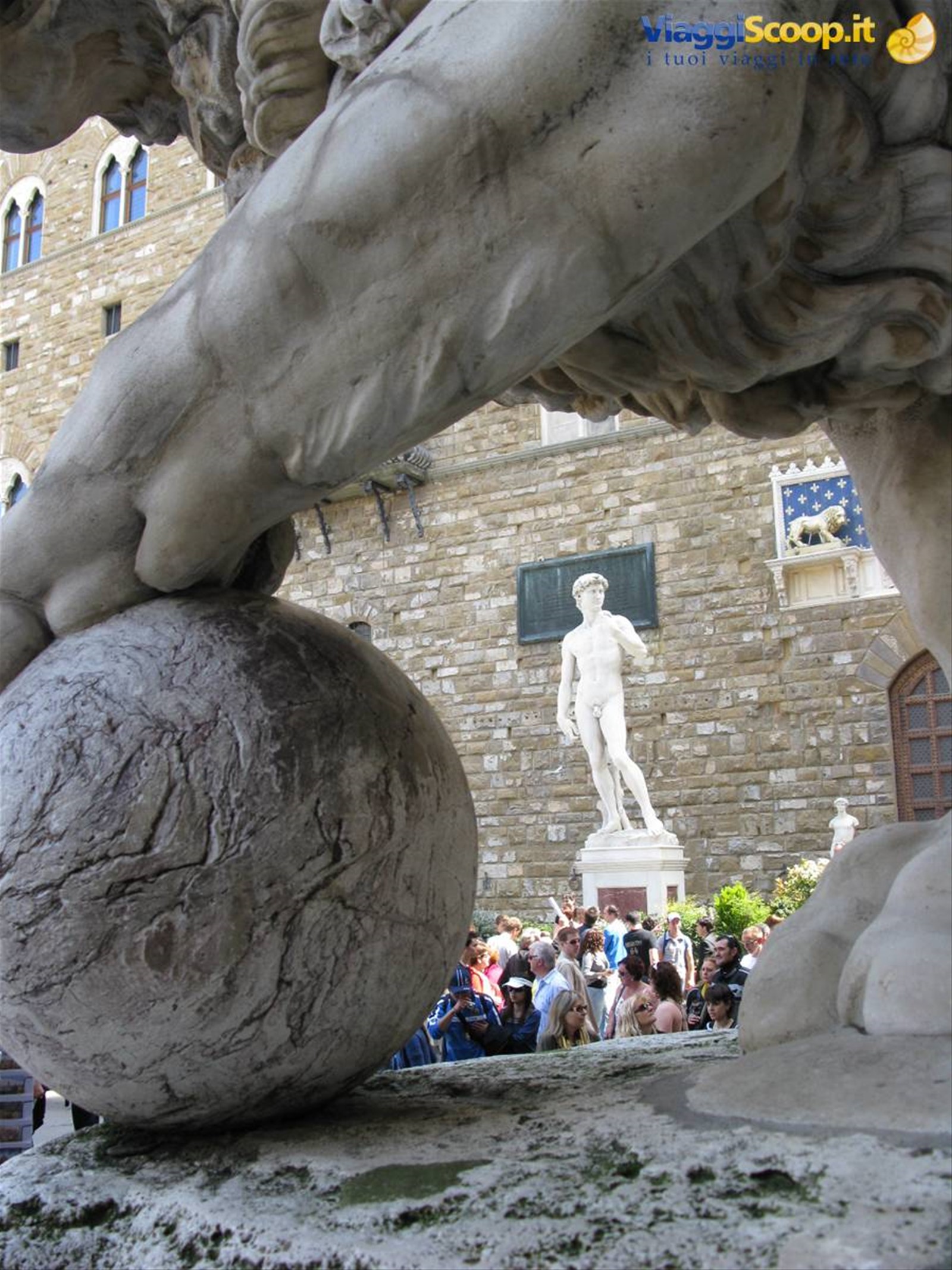 copia del David di Michelangelo a Piazza della Signoria