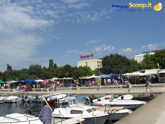 parte del porto con lungomare e casinò
