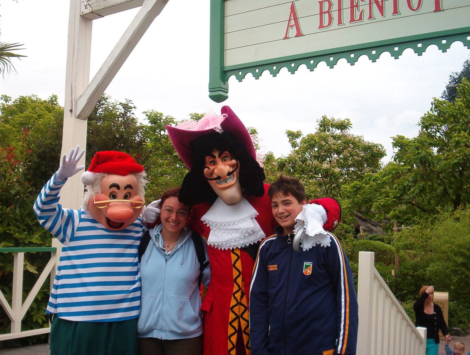 i miei figli con capitan uncino e spugna