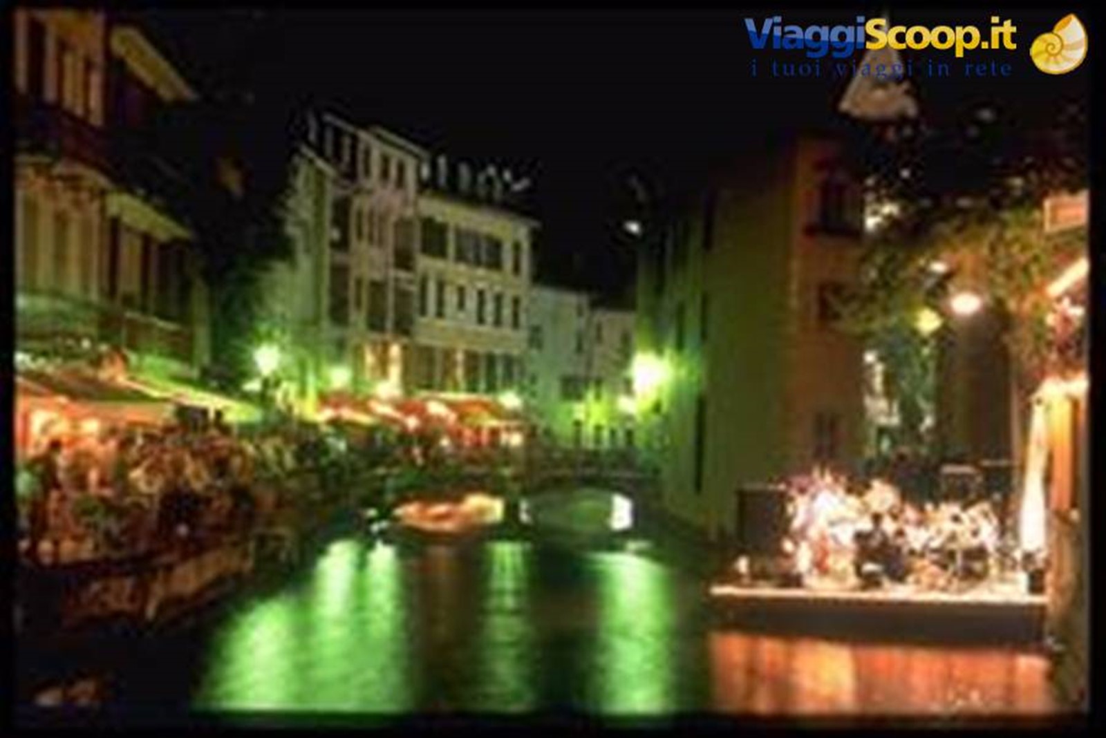 annecy di sera