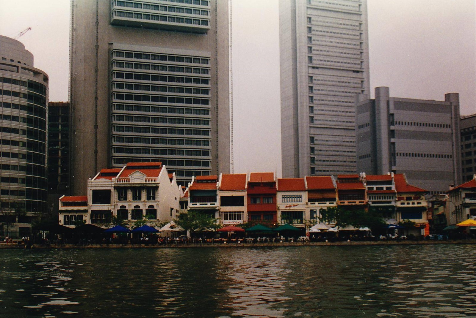 Boat Quay ( zona dei ristoranti da tutto il mondo )