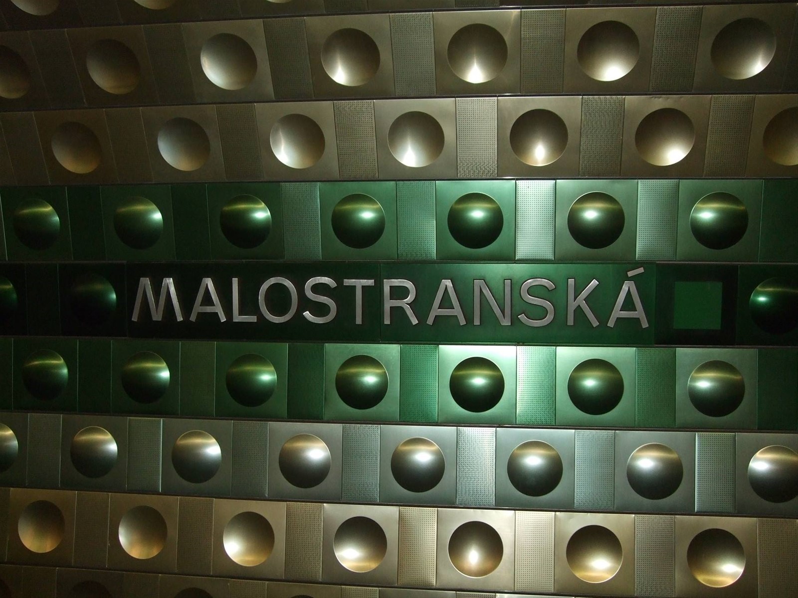 Alla fermata della metro