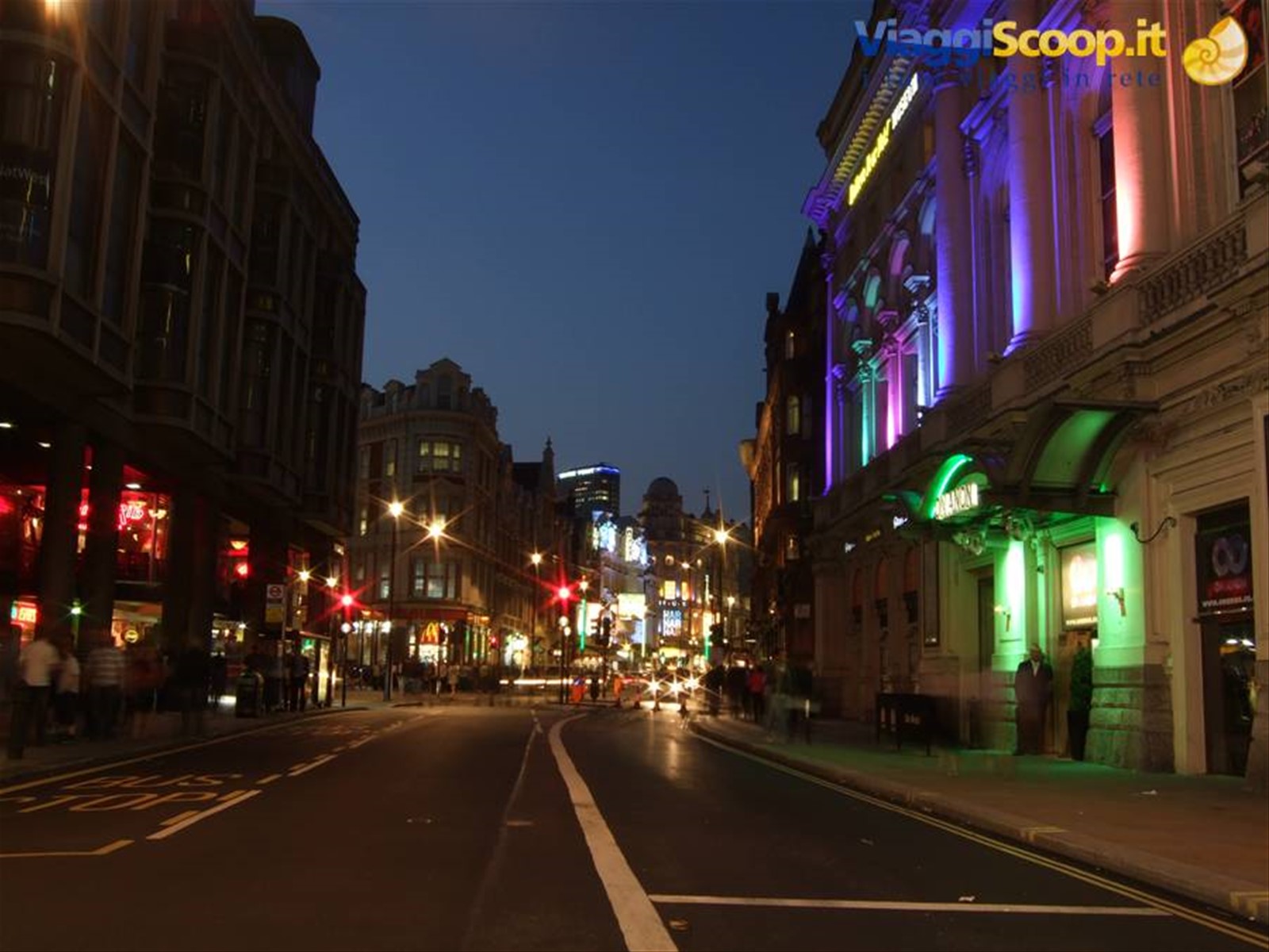 Londra - Piccadilly by night