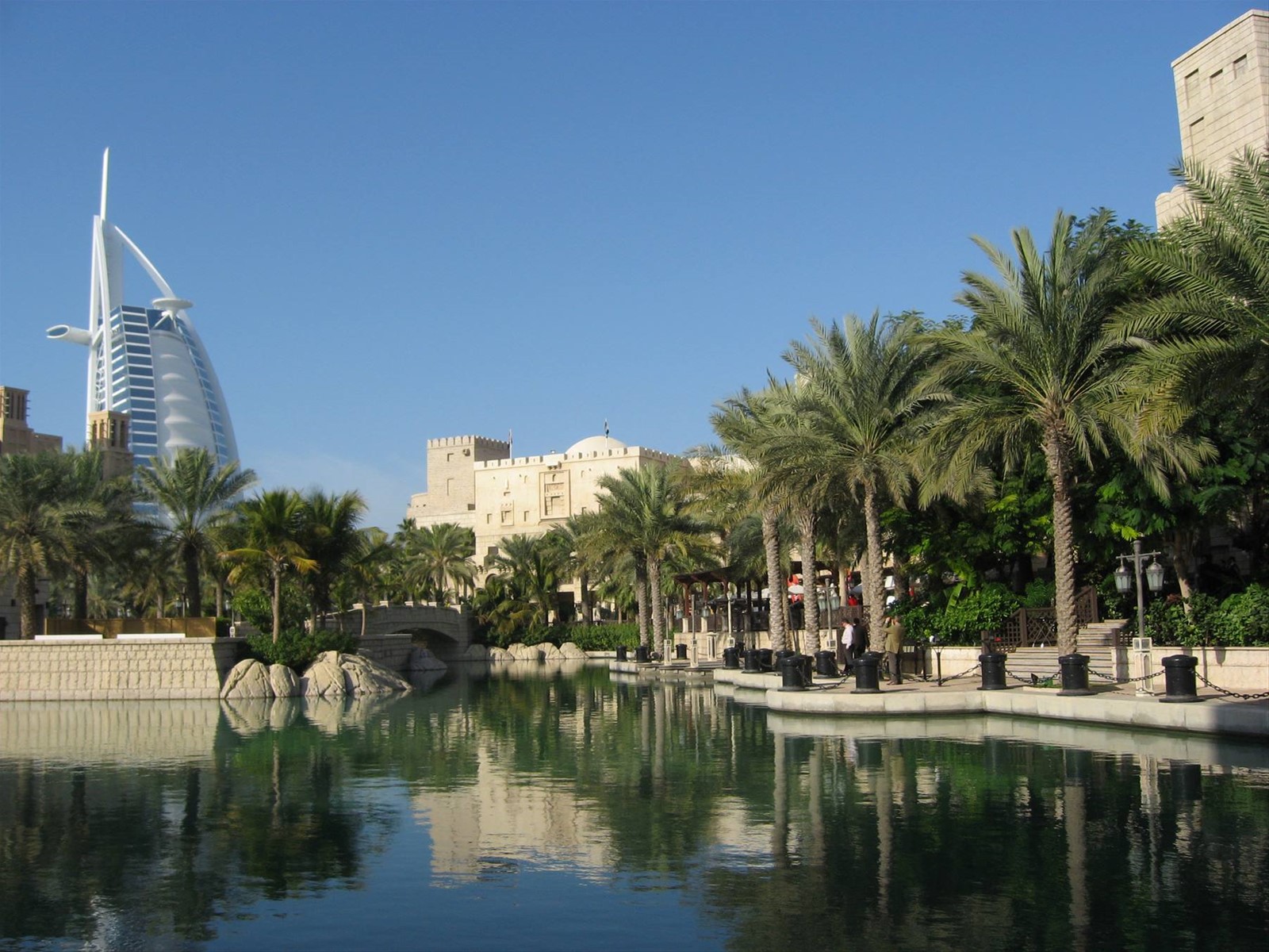 Madinat Jumeirah e il burji al Arab sullo sfondo