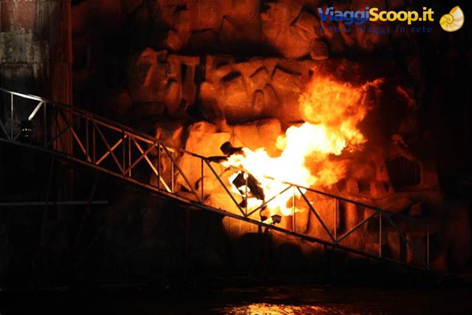 12/12/08 Phuket Stunt Show Uomo torcia