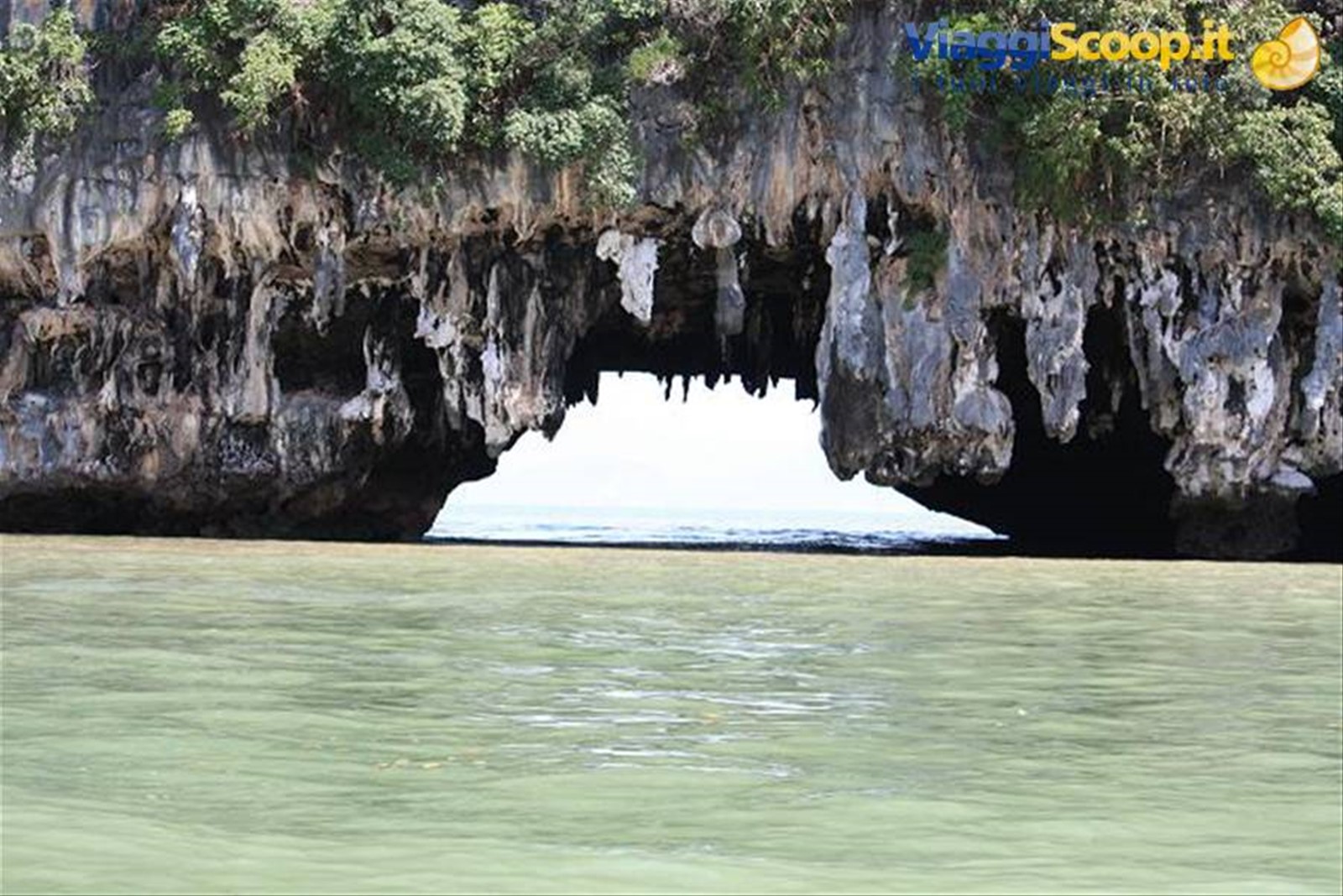 13/12/08 Escursione James Bond Island, una grotta