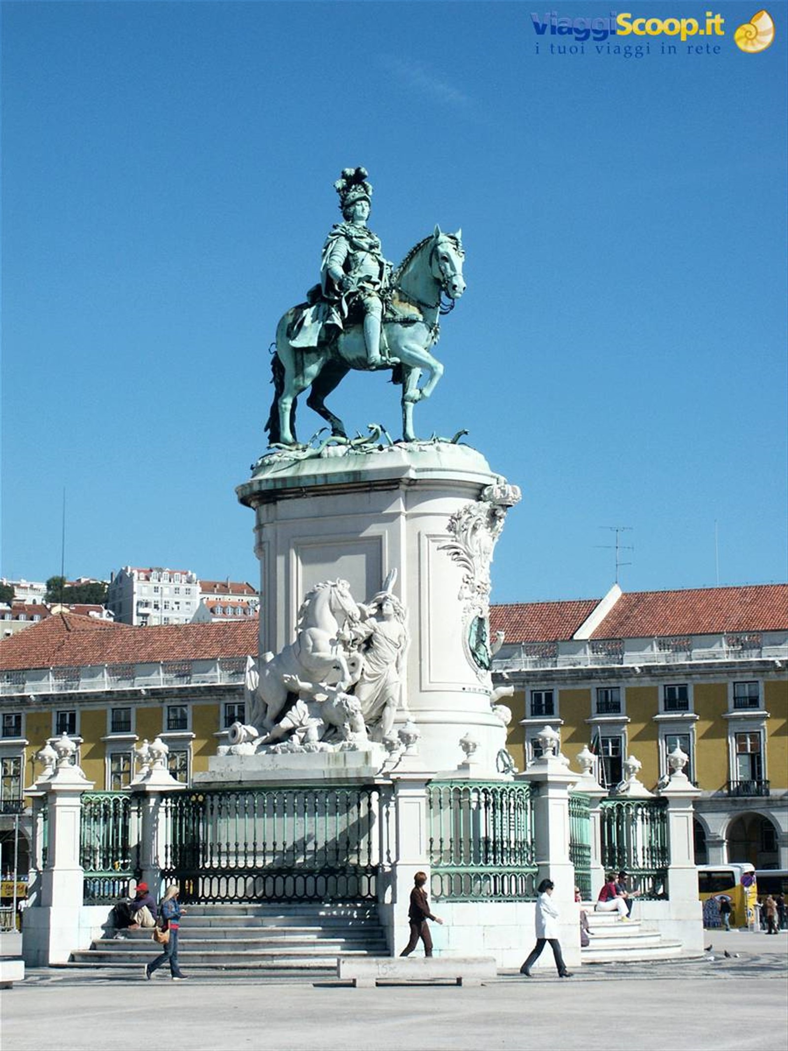 01 Lisbona - 02.03 Praça do Comércio - Re giuseppe