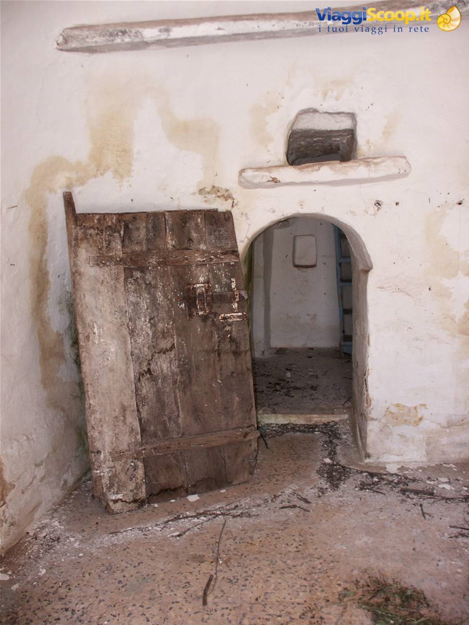 08-11 - Grotta Figazzano - Trullo abbandonato
