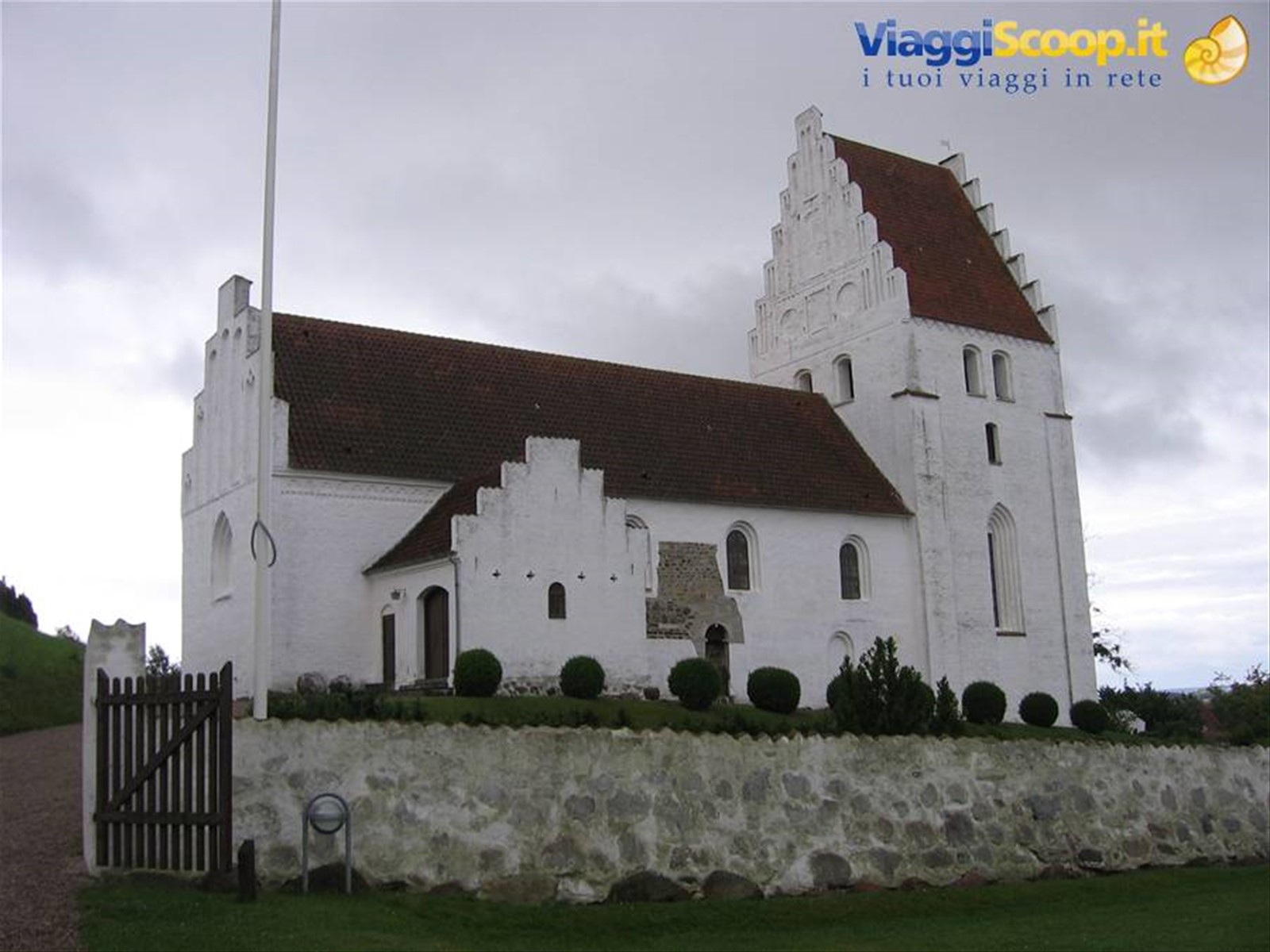 la chiesa di Elmelunde nell'isola di Moen