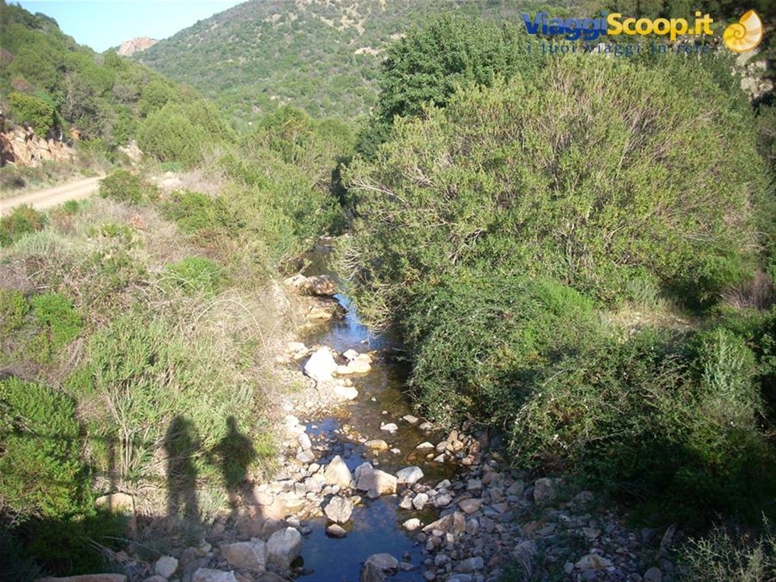 L'affluente del fiume in secca