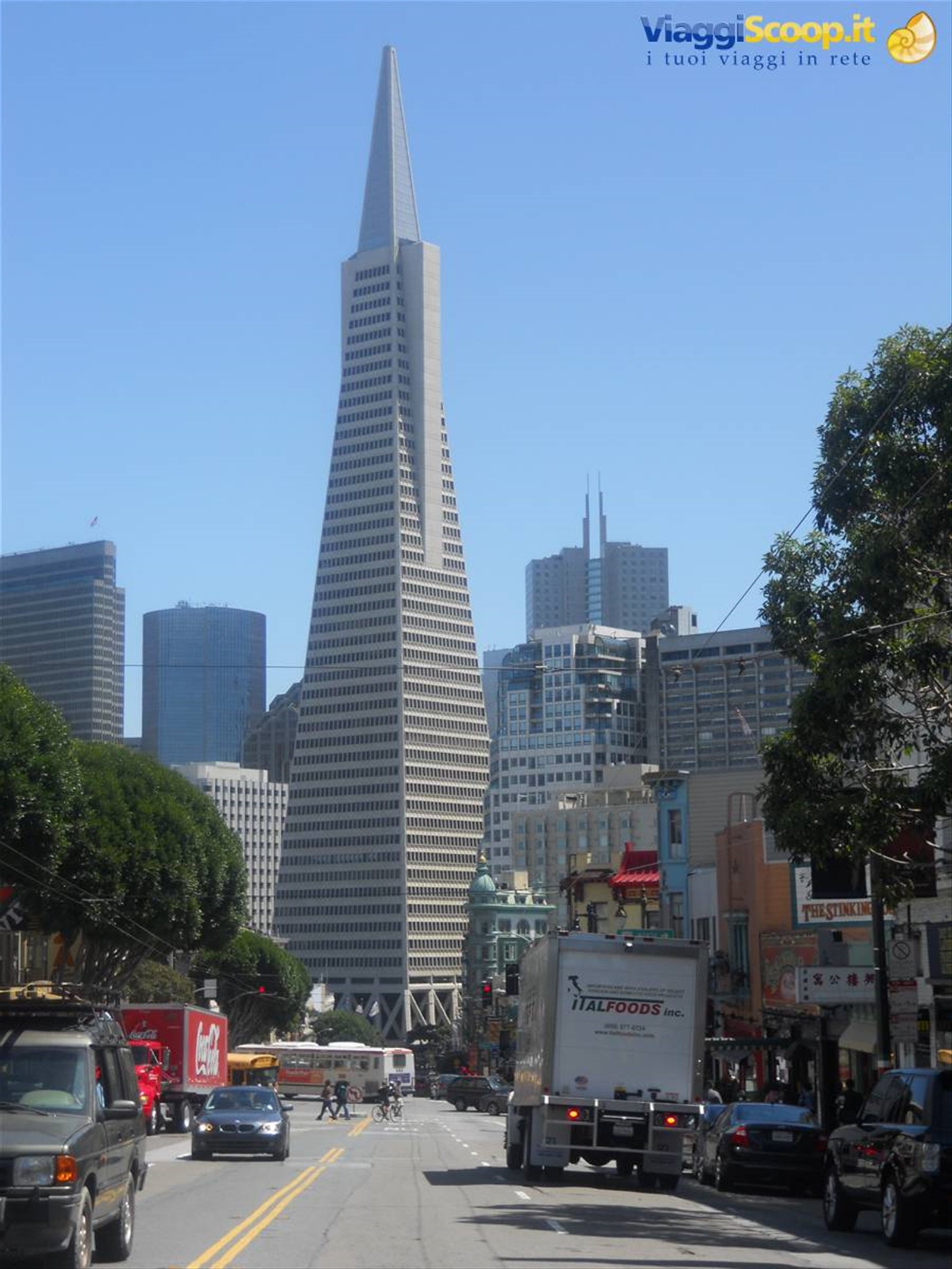 columbus avenue con la Transamerica Pyramid