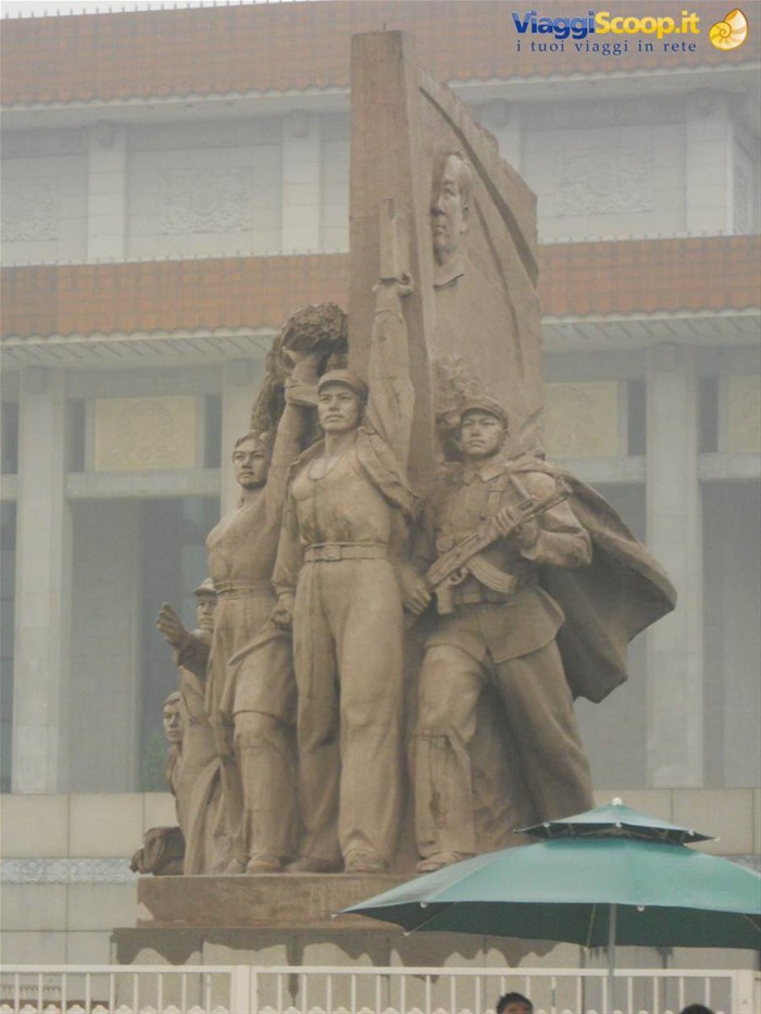 Monumento agli Eroi del Popolo