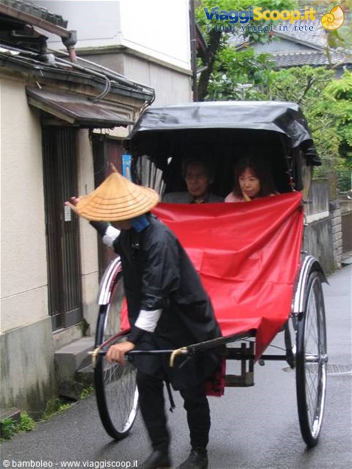 Taxi...
