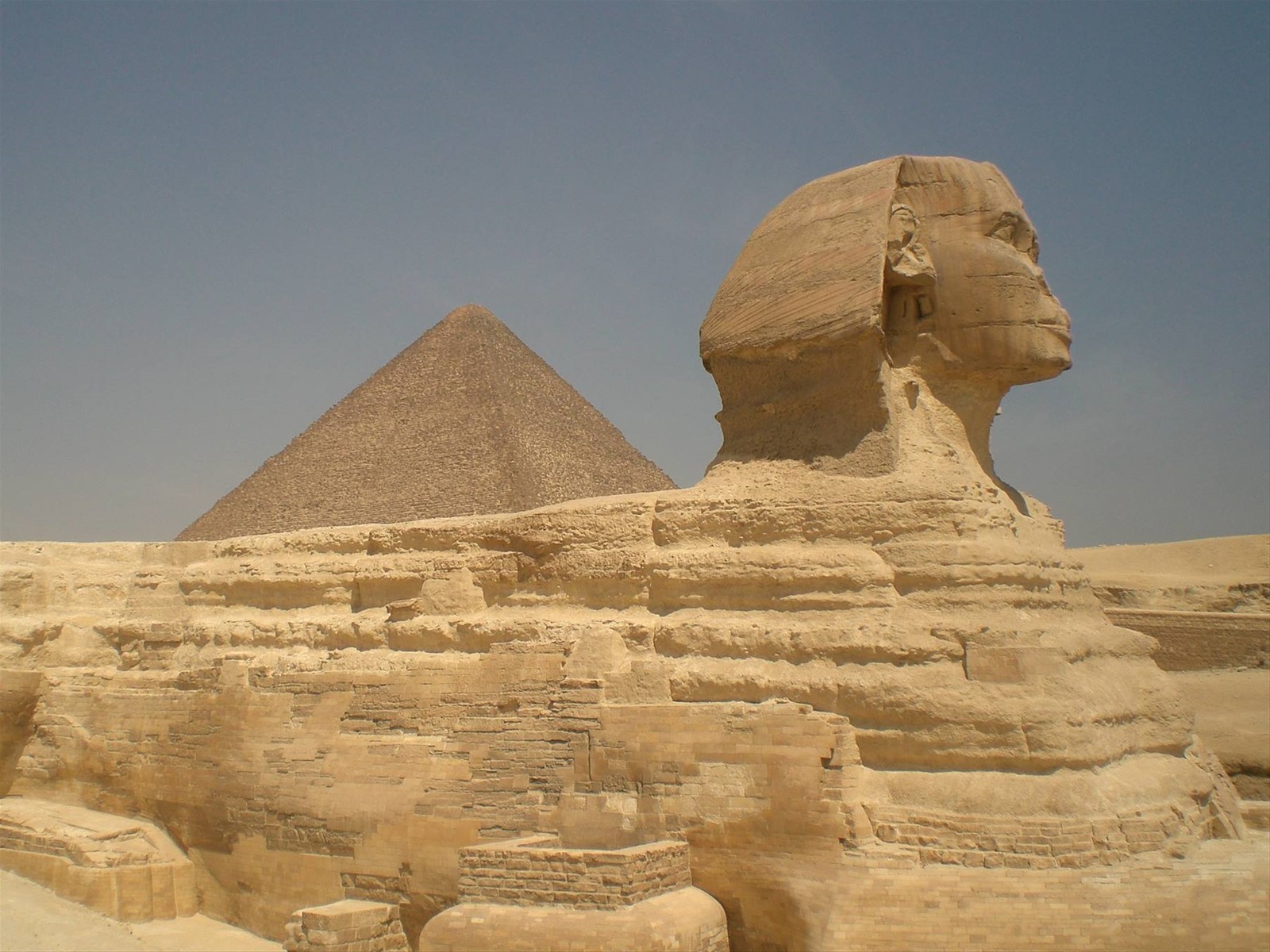 Sfinge e piramide