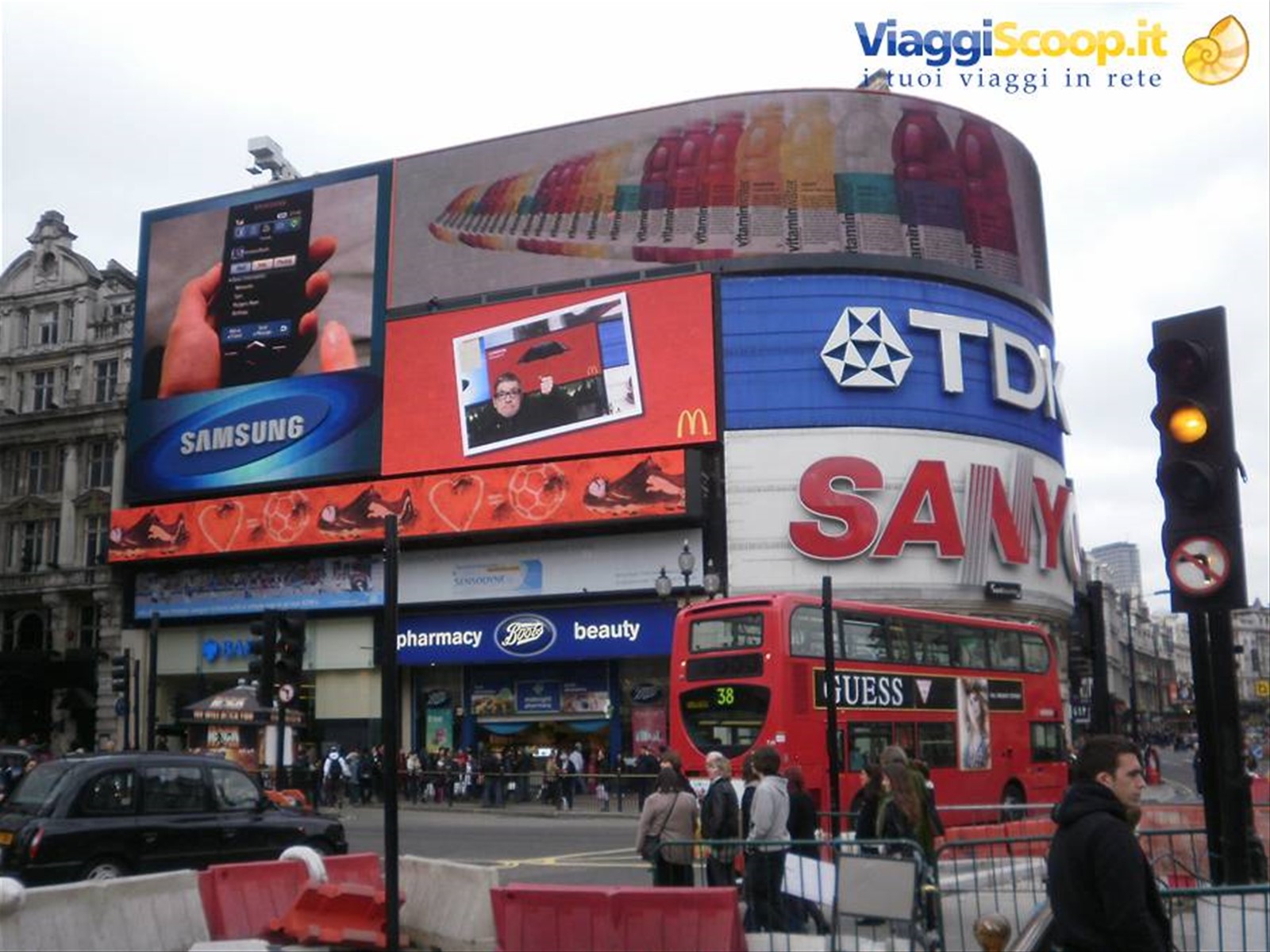 Piccadilly Circus