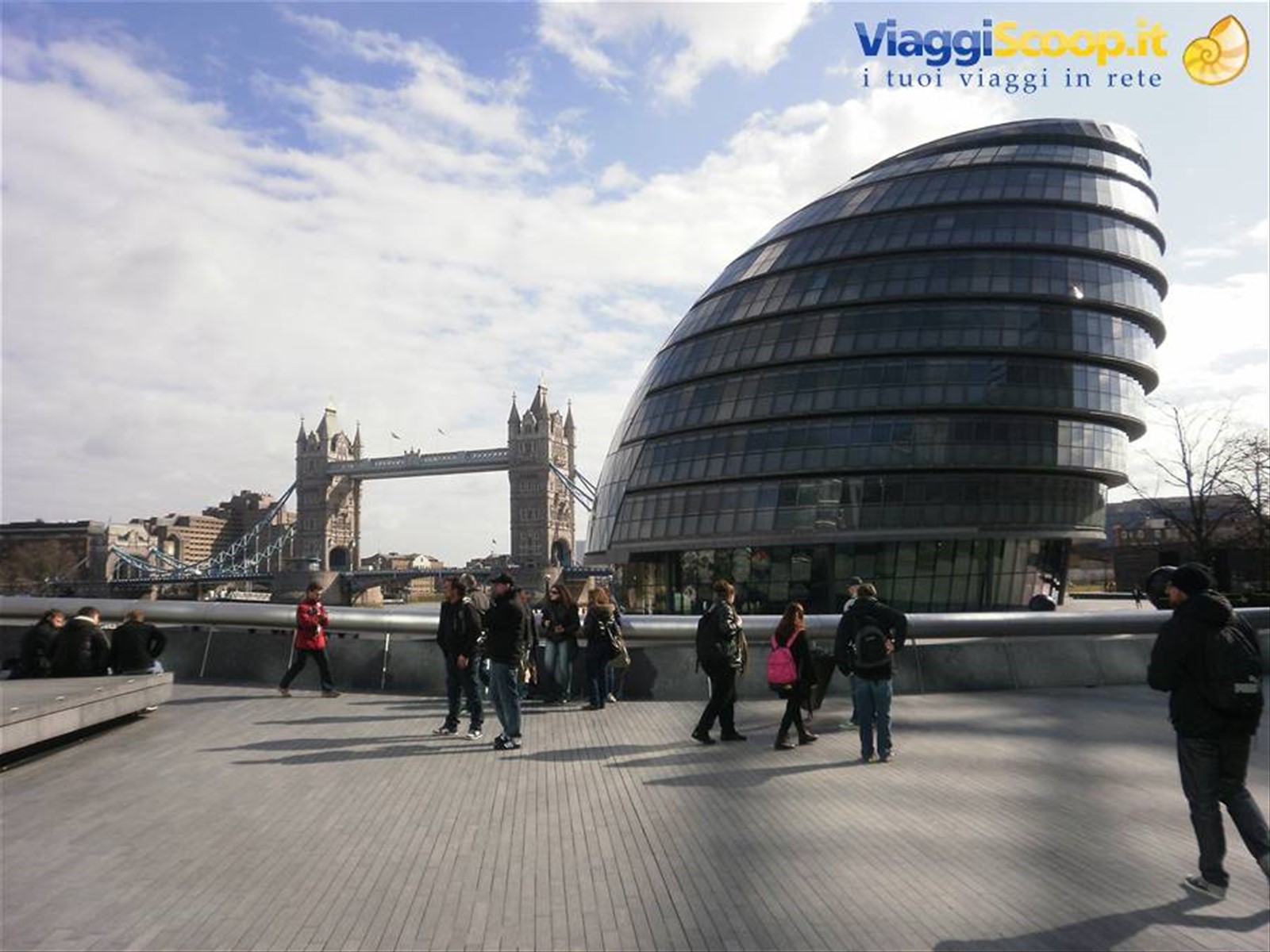 The egg e tower bridge