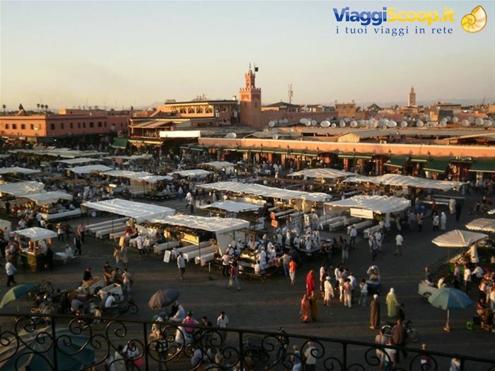 Piazza Jemaa el Fna al tramonto