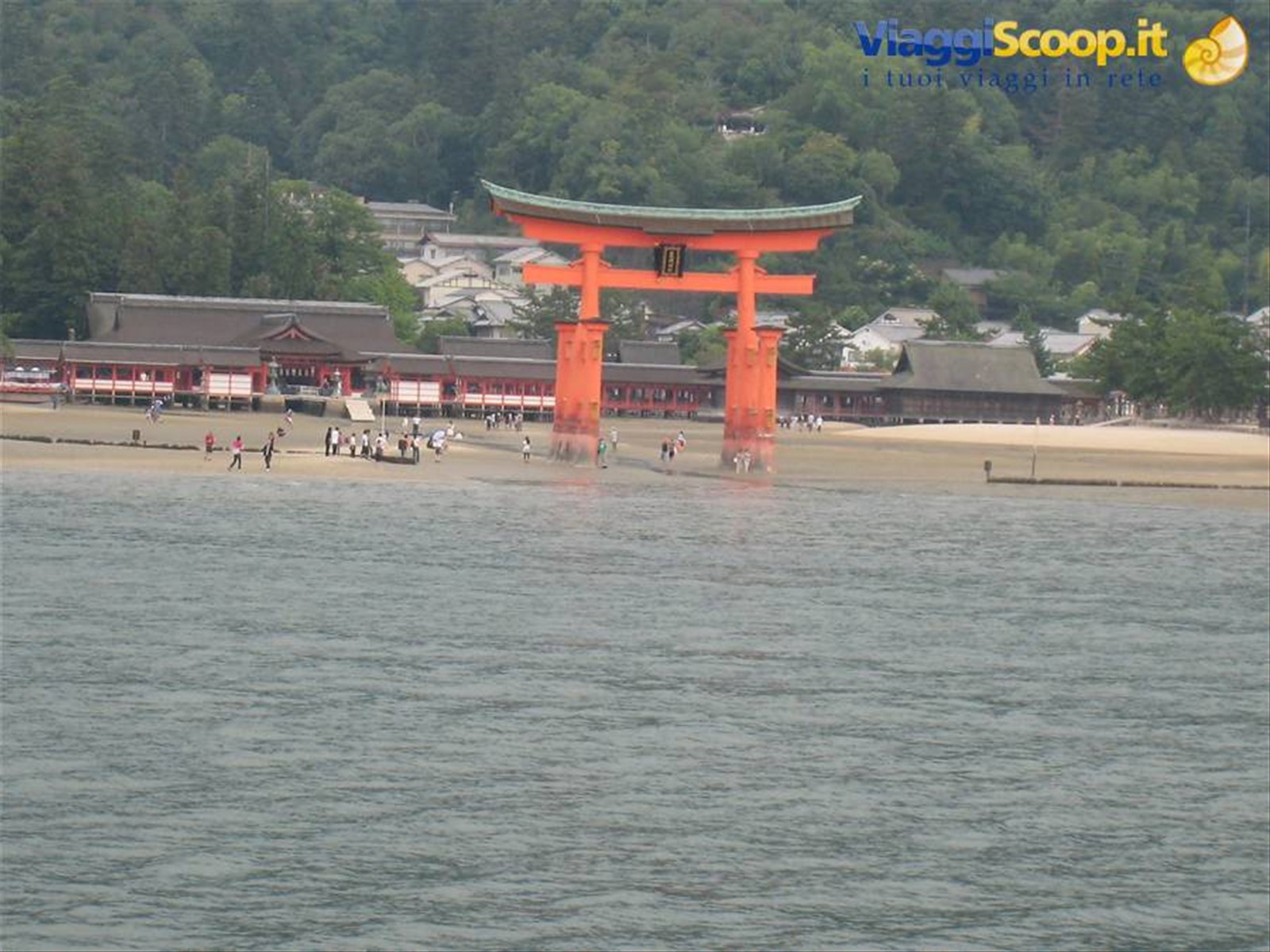 Miyashima - santuario Itsukushima con la bassa marea