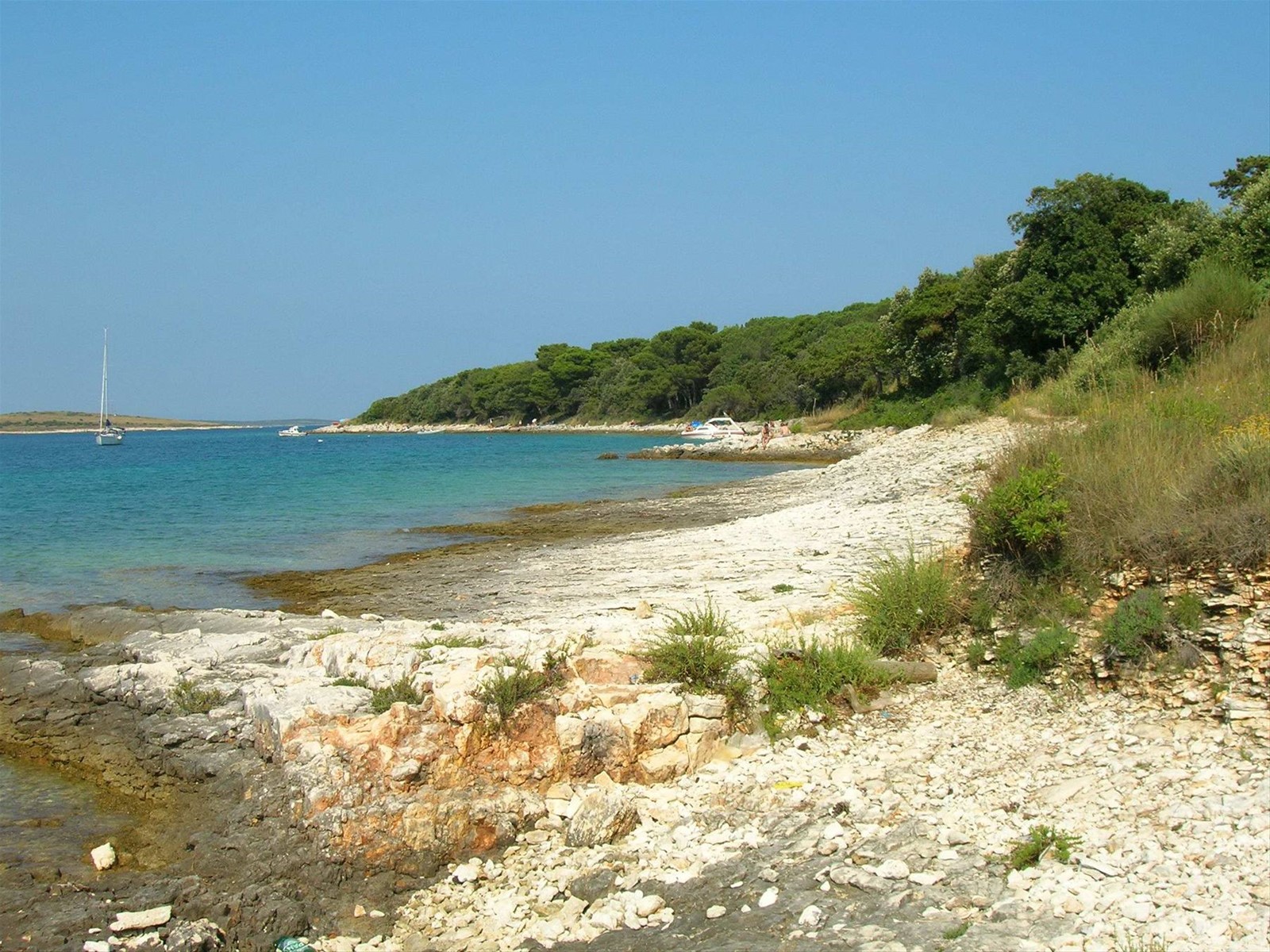 spiaggetta desolata