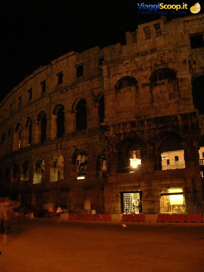 Pola anfiteatro
