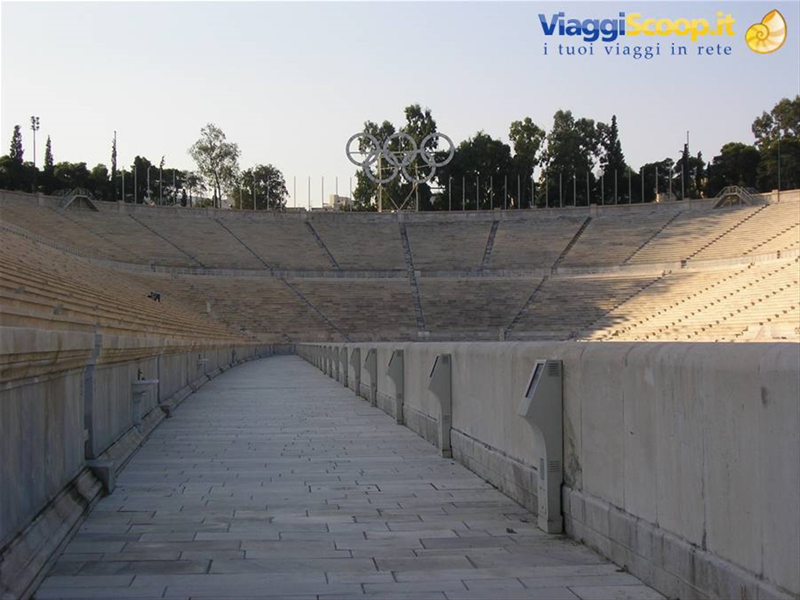 interno dello stadio panathinaiko ad Atene