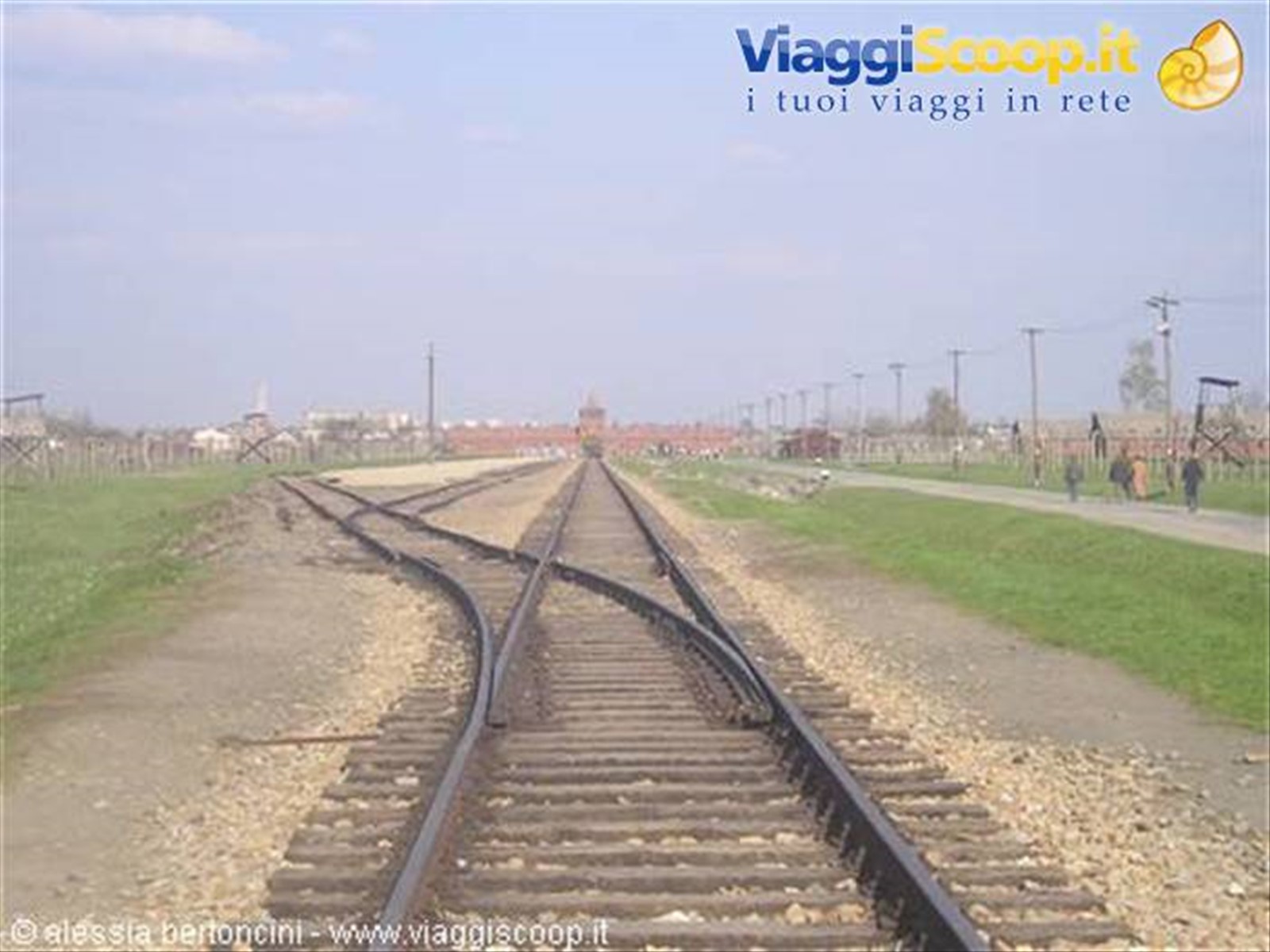 Birkenau, la banchina ferroviarie su cui si svolgevano le selezioni