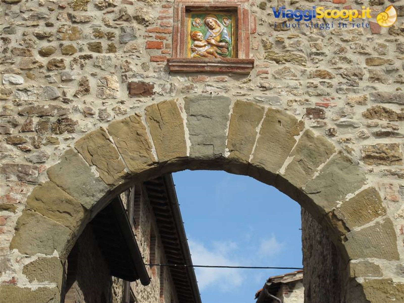 il borgo di San Gusmè - particolare porta-