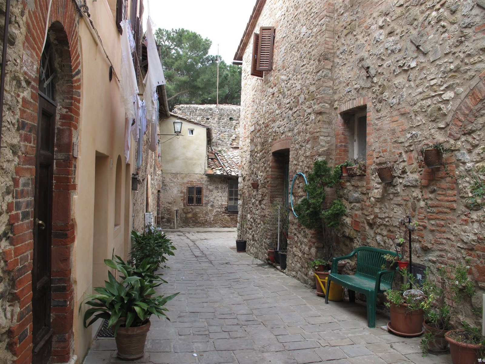 il borgo di San Gusmè