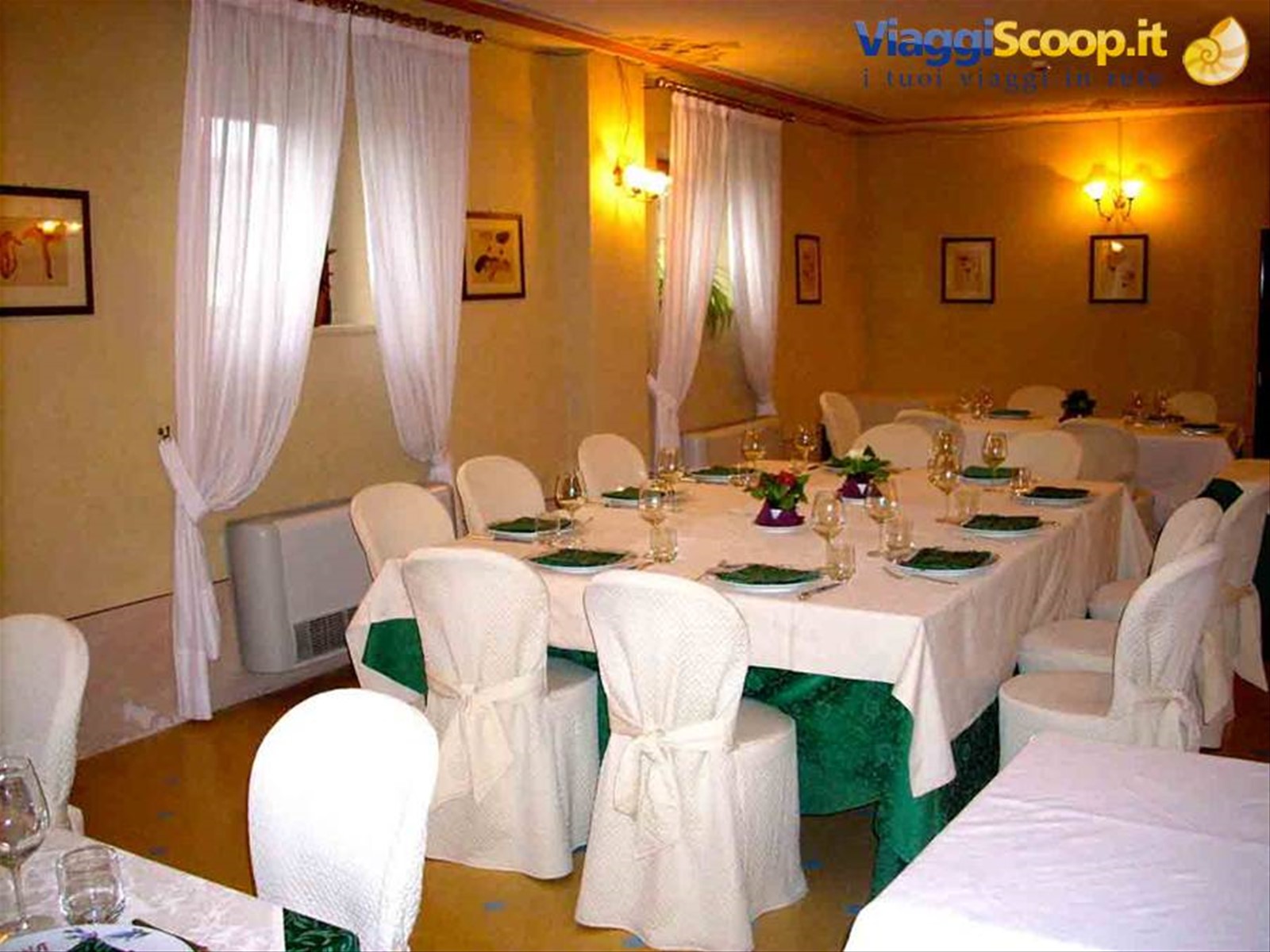 Nelle sale del Ristorante La Palmana