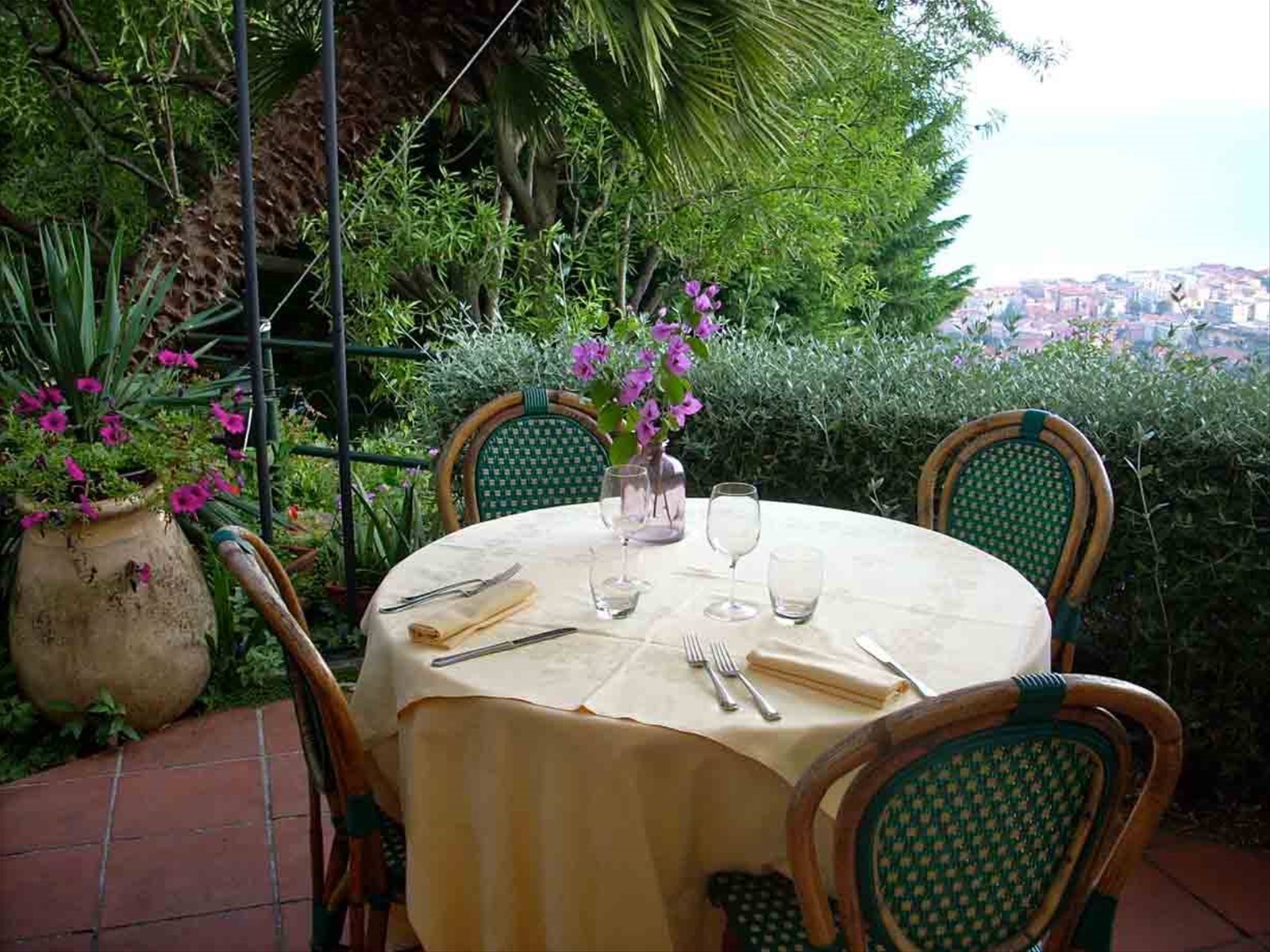 Cena sul terrazzo del Ristorante Il Cappero