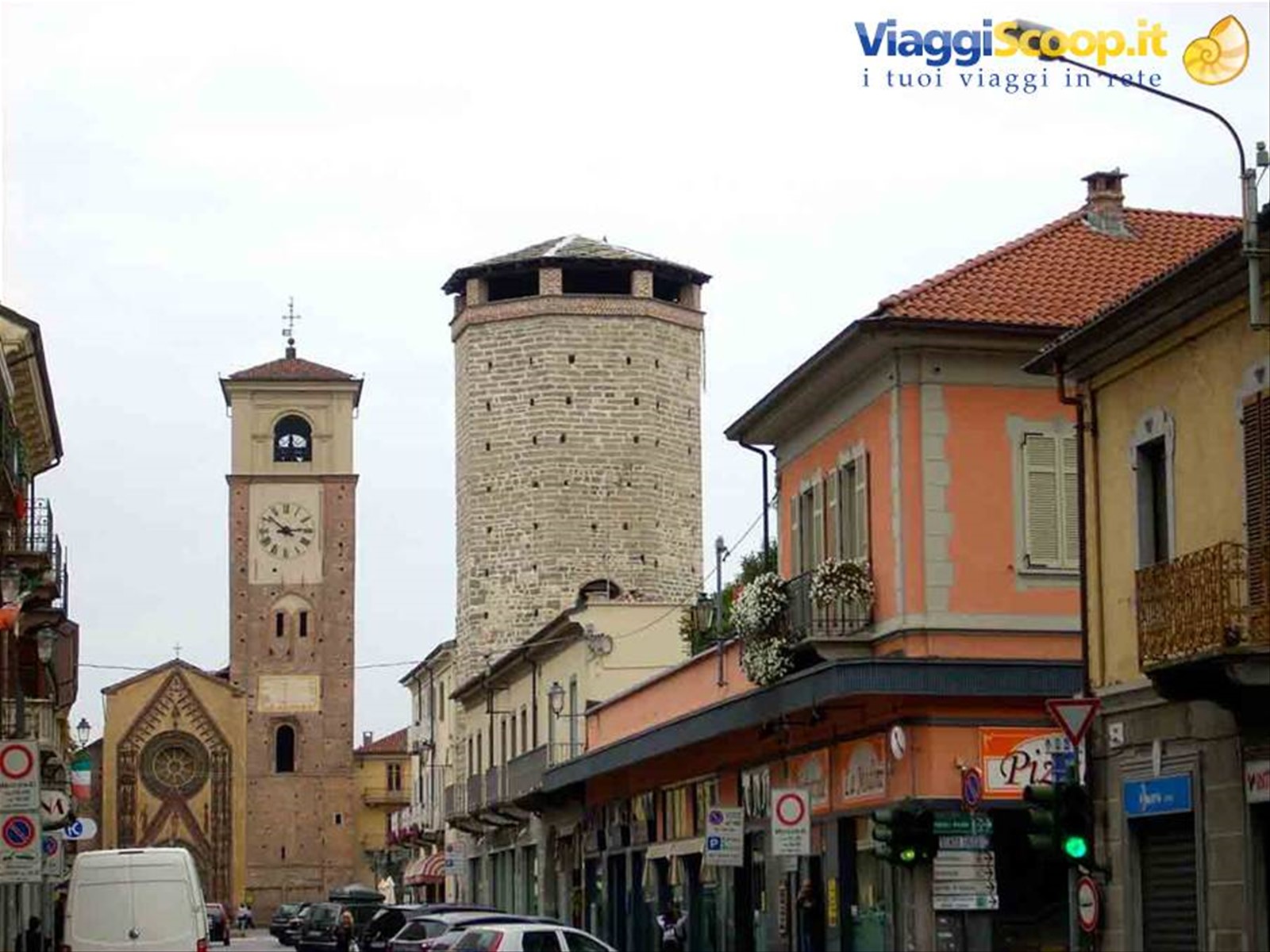 Via Po, con l'antica Torre ottagonale