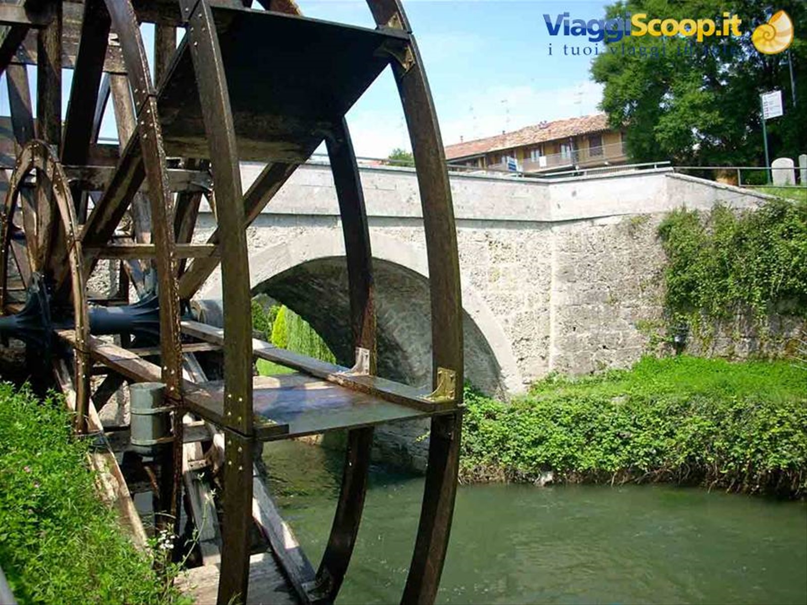L'antica ruota idraulica nella frazione Groppello