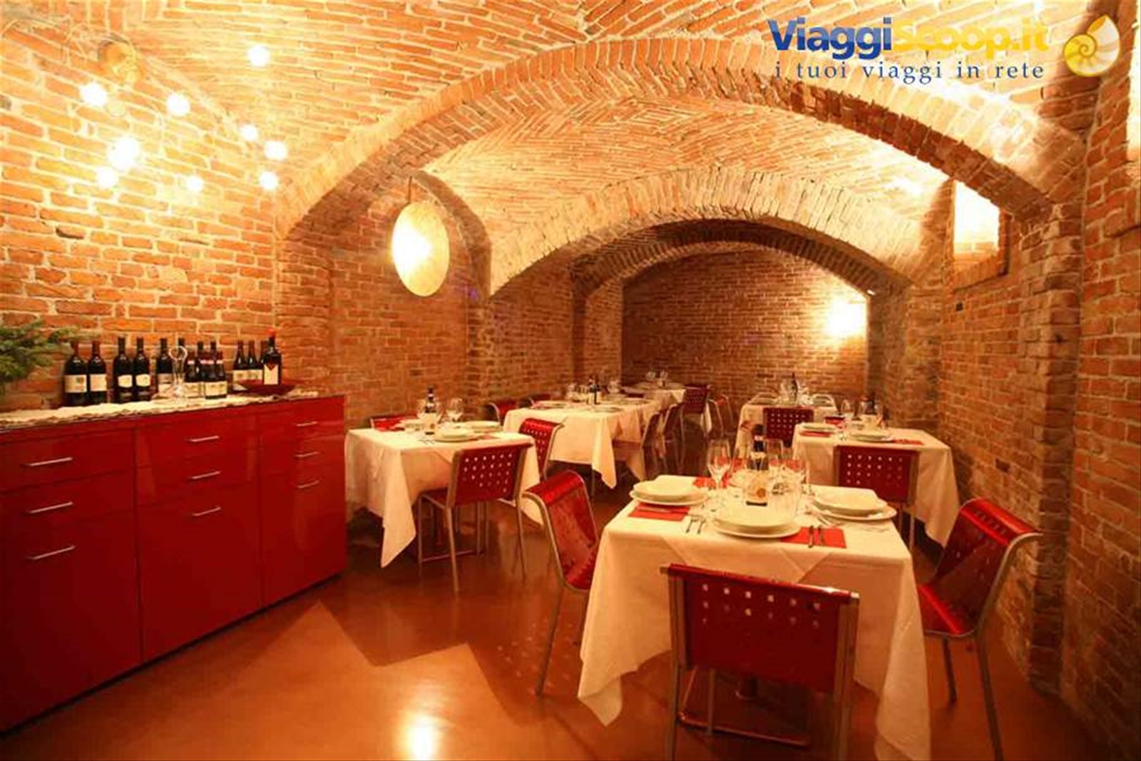 Nella suggestiva sala della Locanda Cortiletto d'Alba