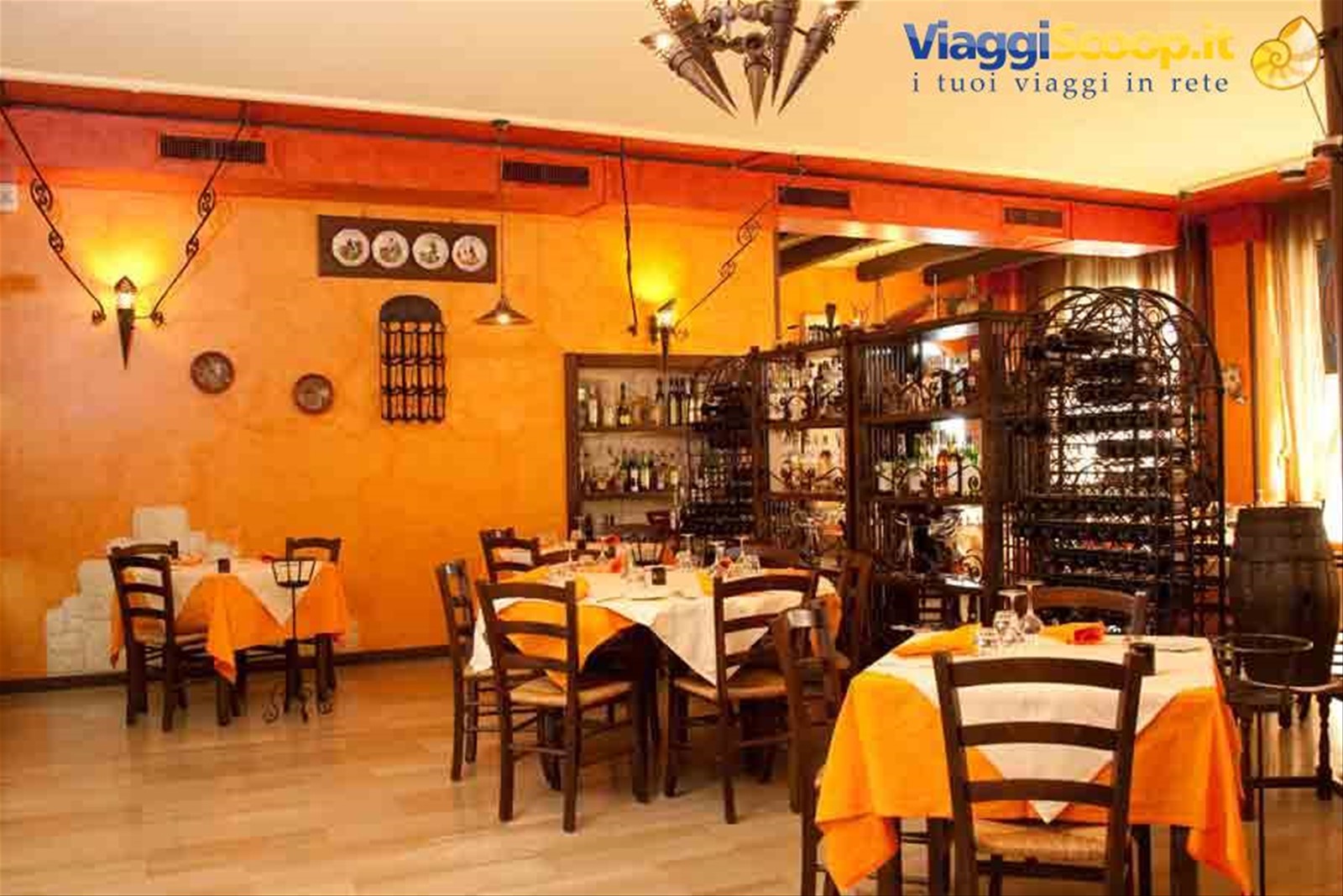Nella sala del Ristorante Il Maragàsc