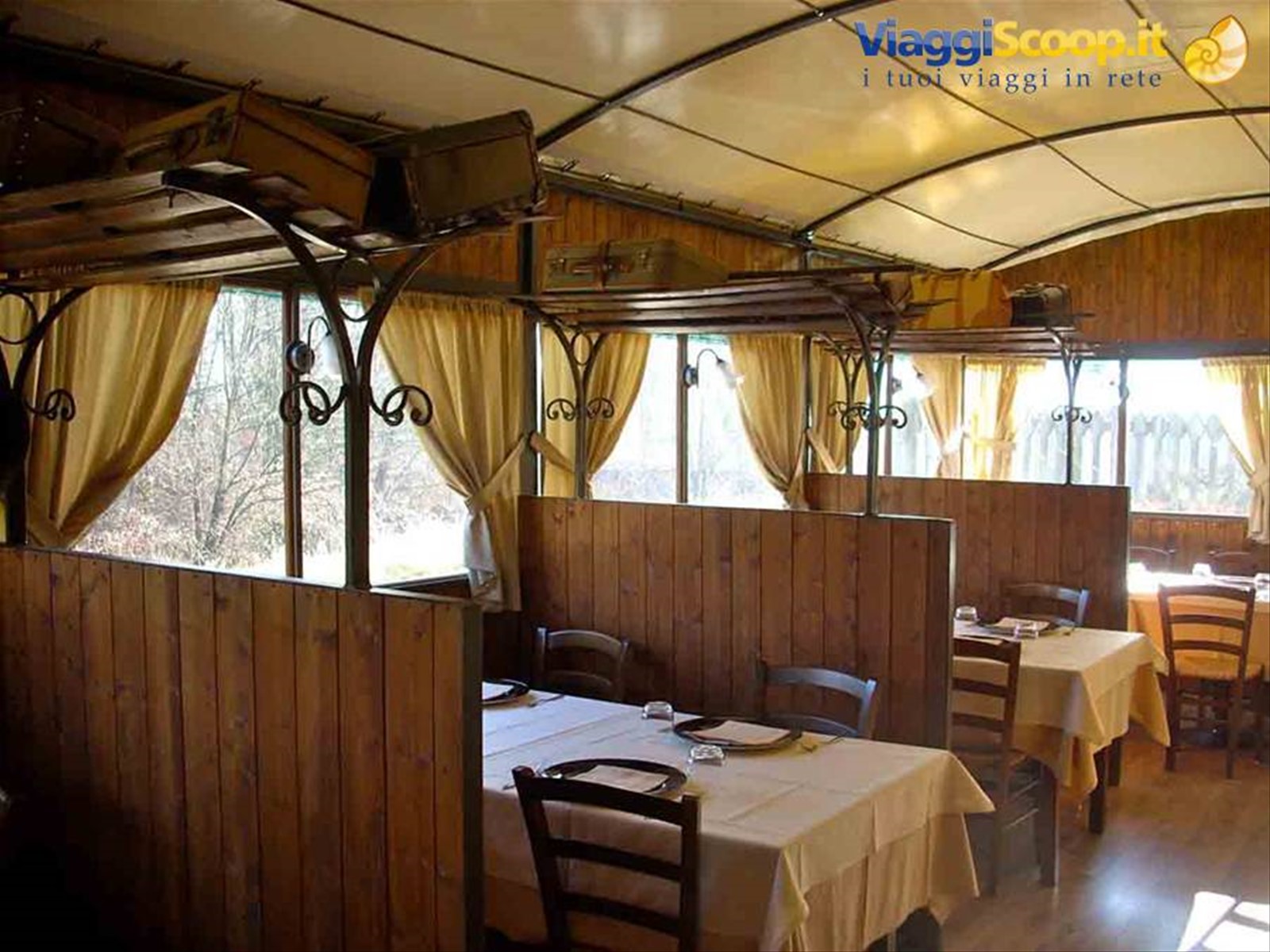 Presso le sale del Ristorante La Carrozza