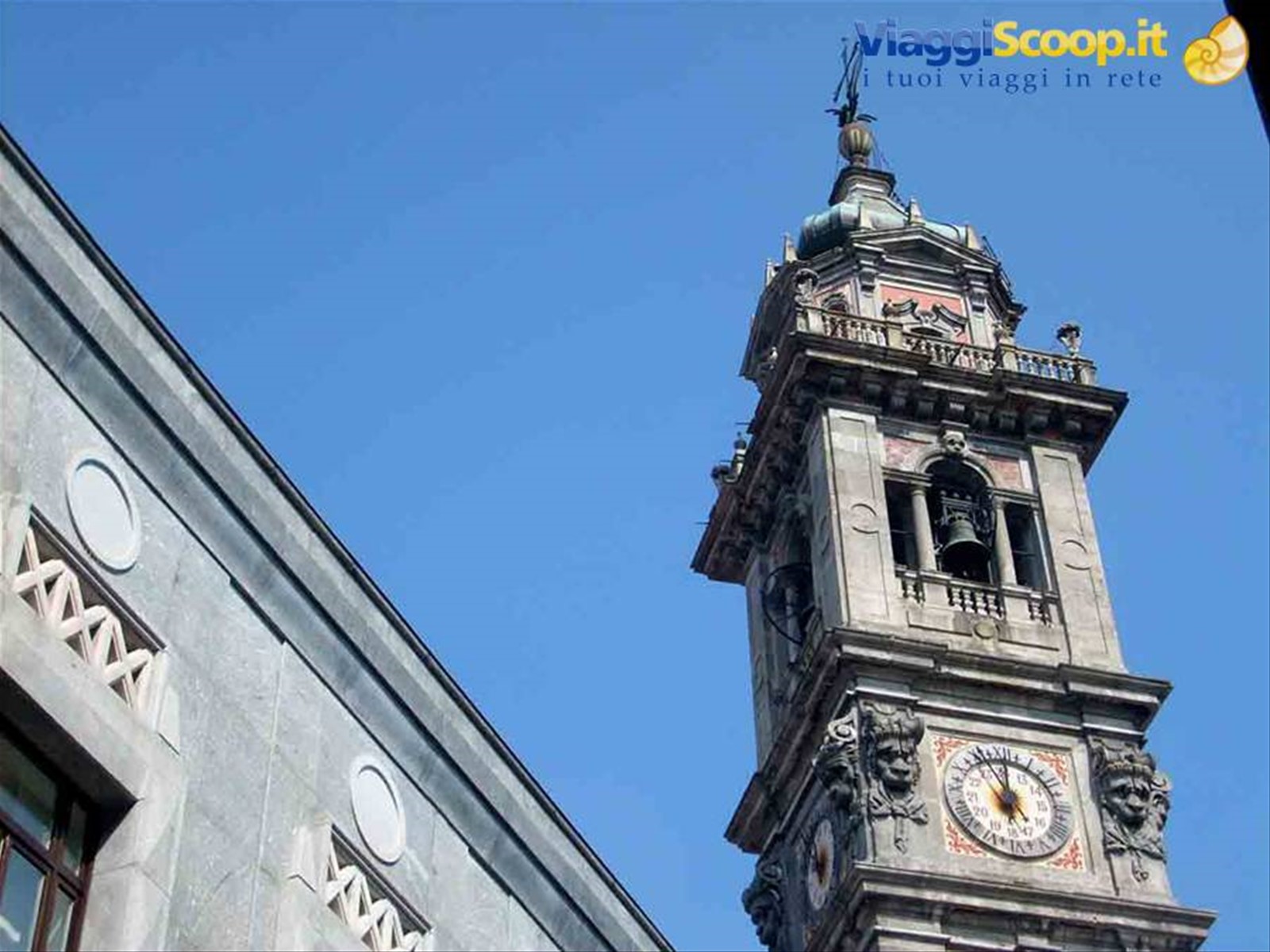 La torre campanaria